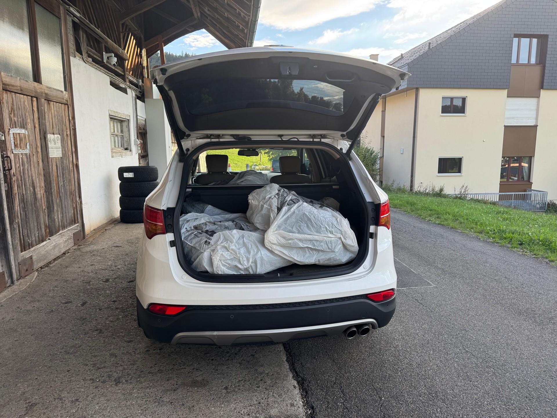 HYUNDAI Santa Fe 2.2 CRDI Premium 4WD Automatic-image-25