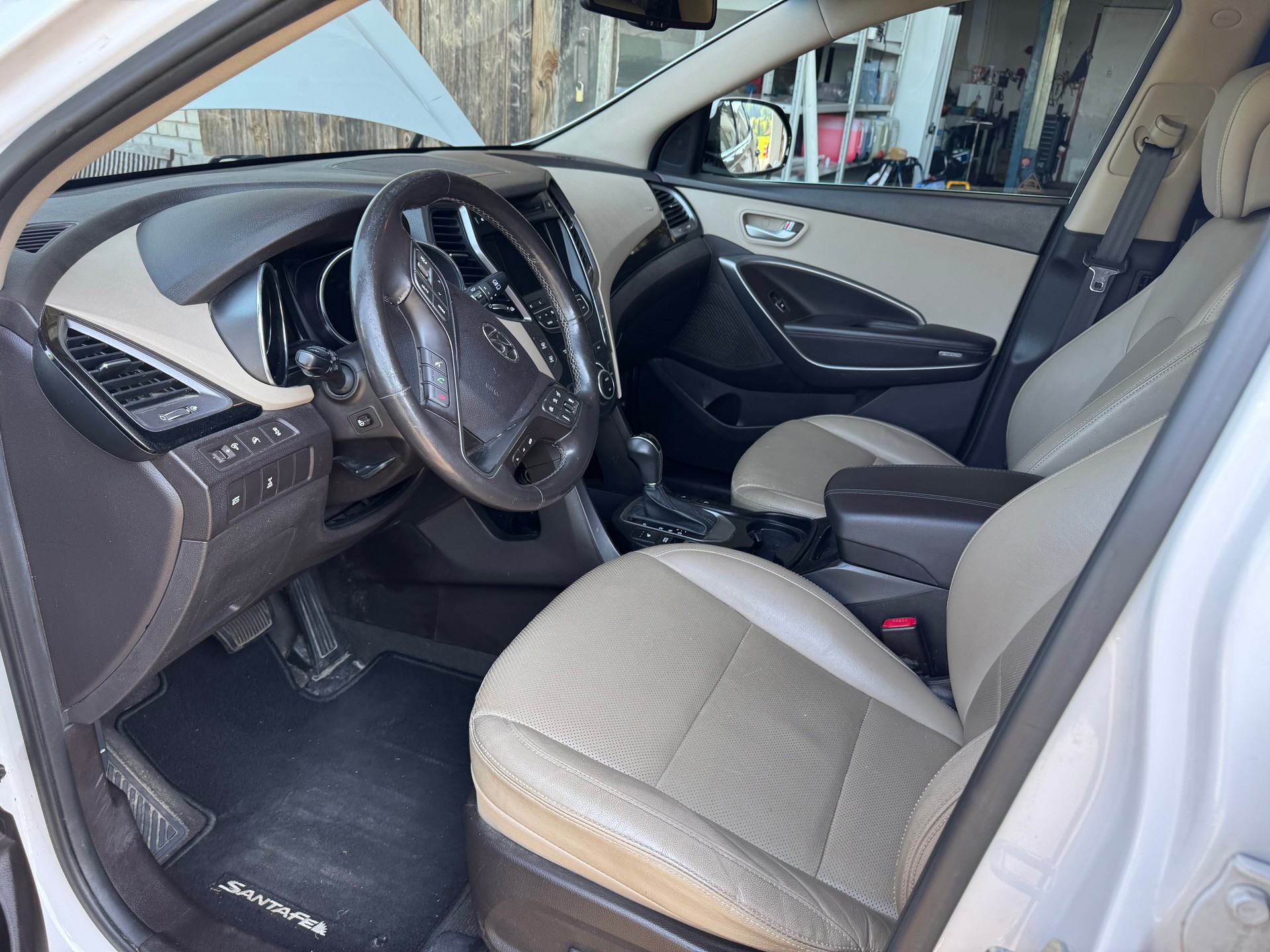 HYUNDAI Santa Fe 2.2 CRDI Premium 4WD Automatic-image-9