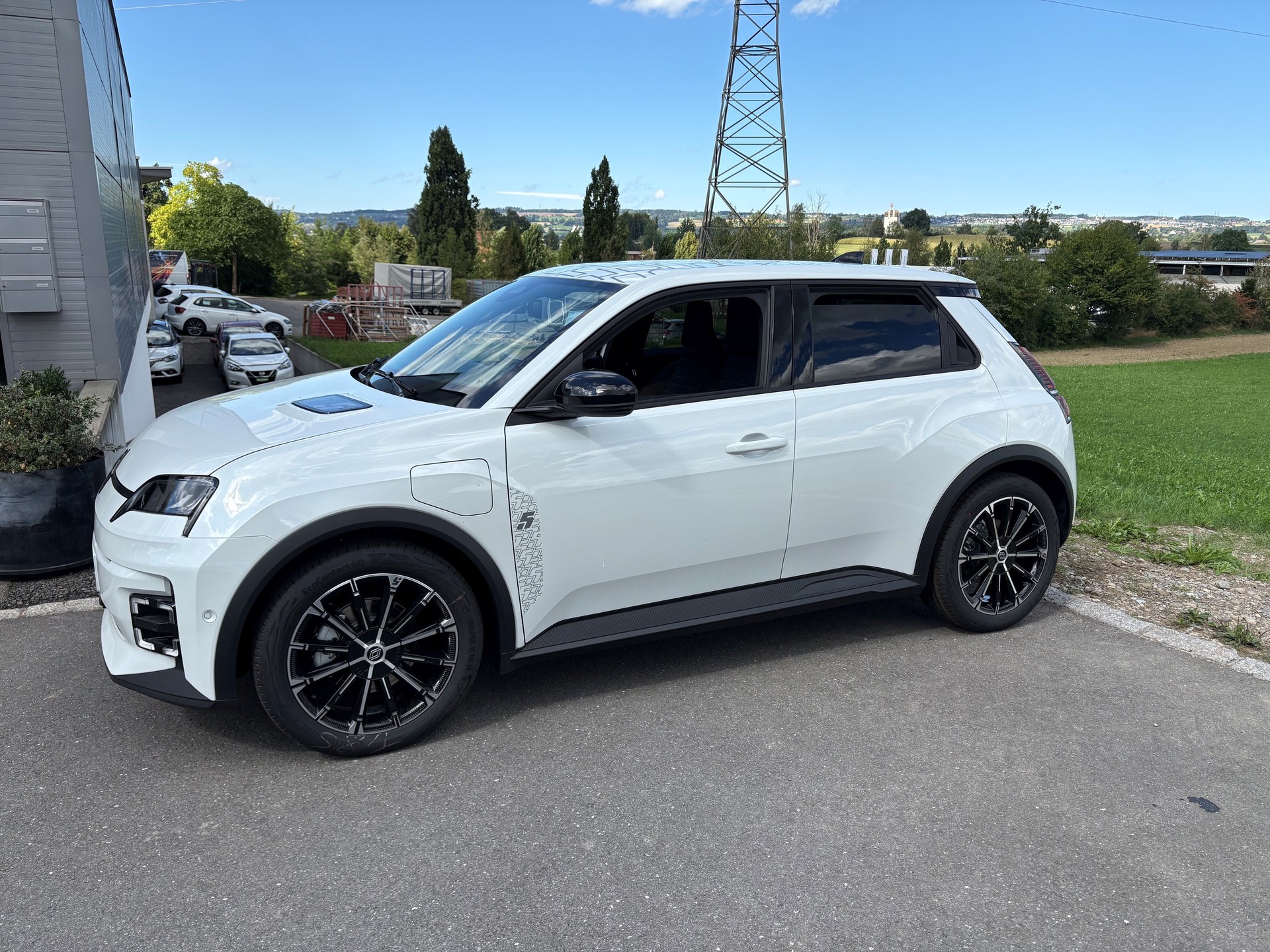 RENAULT R5 E-Tech Comfort Range 52 kWh Techno-image-1