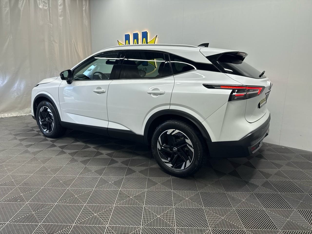 NISSAN Qashqai 1.3 DIG-T MHEV N-Connecta Xtronic 4x4-showroom-element-1