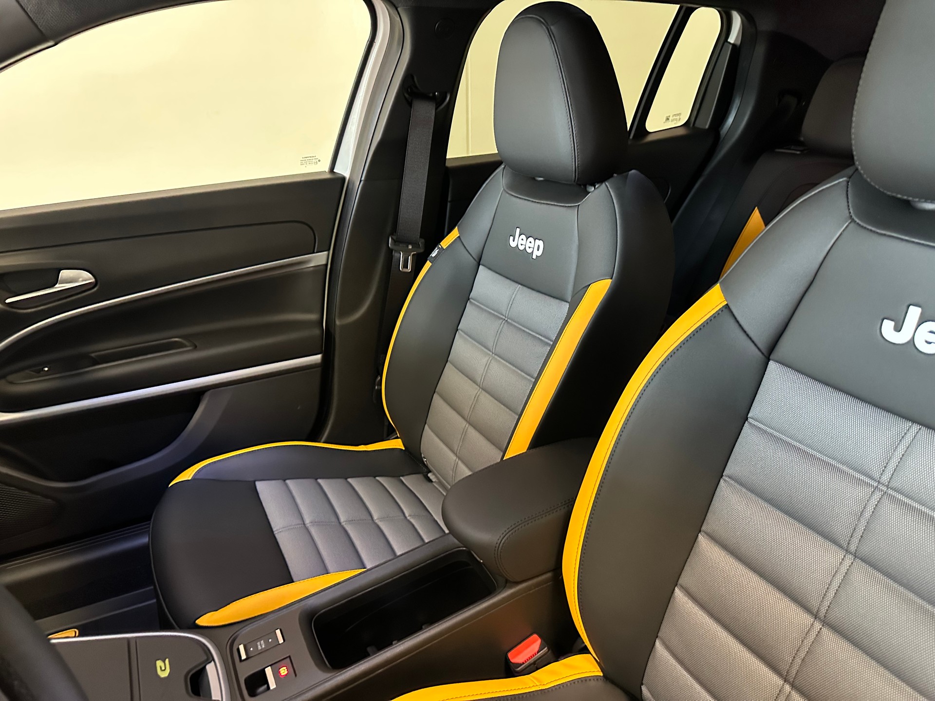 JEEP Avenger 1.2 Turbo MHEV The North Face 4xe-image-16