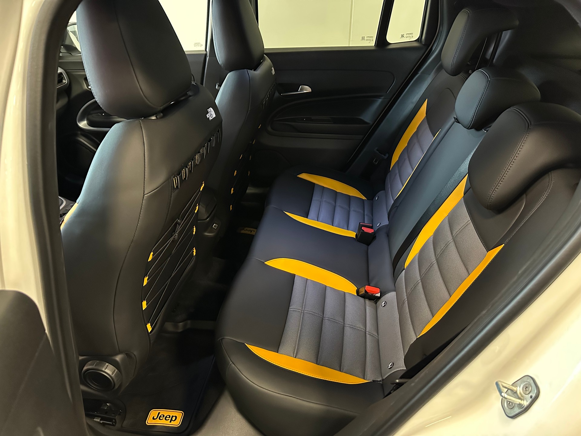 JEEP Avenger 1.2 Turbo MHEV The North Face 4xe-image-18