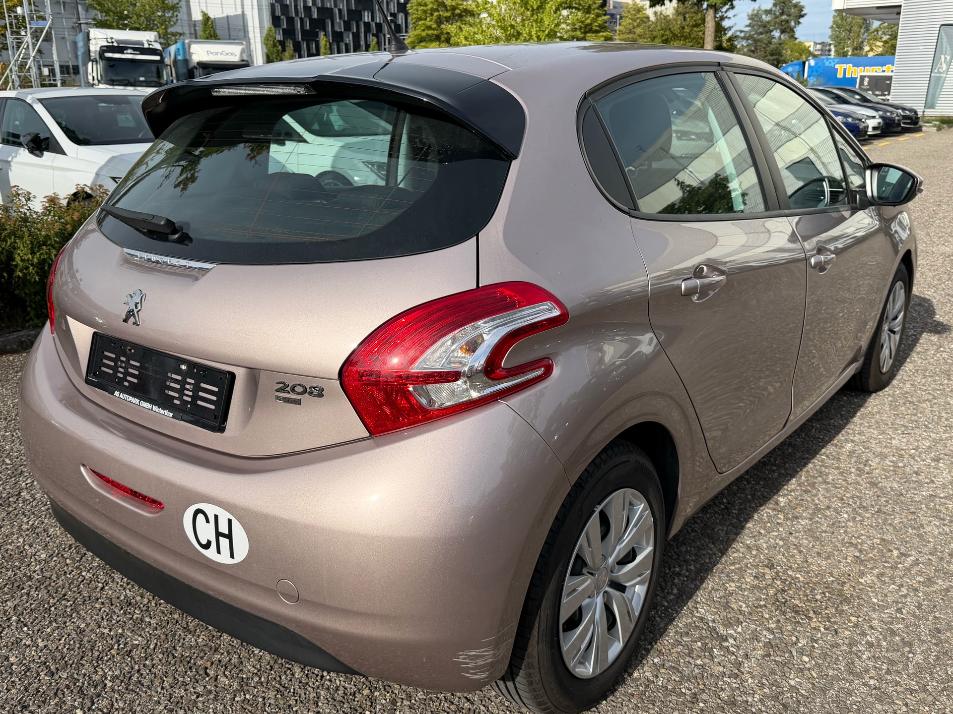 PEUGEOT 208 1.2 e-VTI Active EGS5-image-4