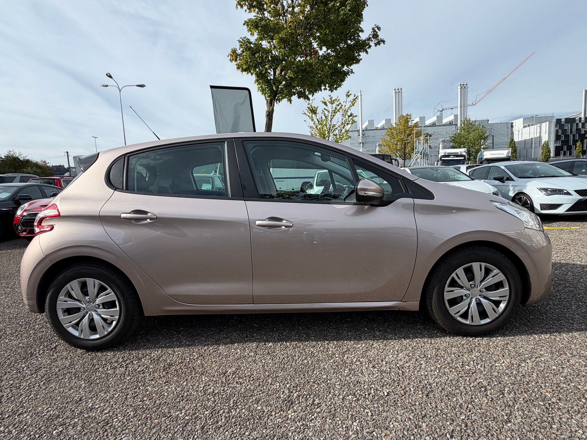 PEUGEOT 208 1.2 e-VTI Active EGS5-showroom-element-3