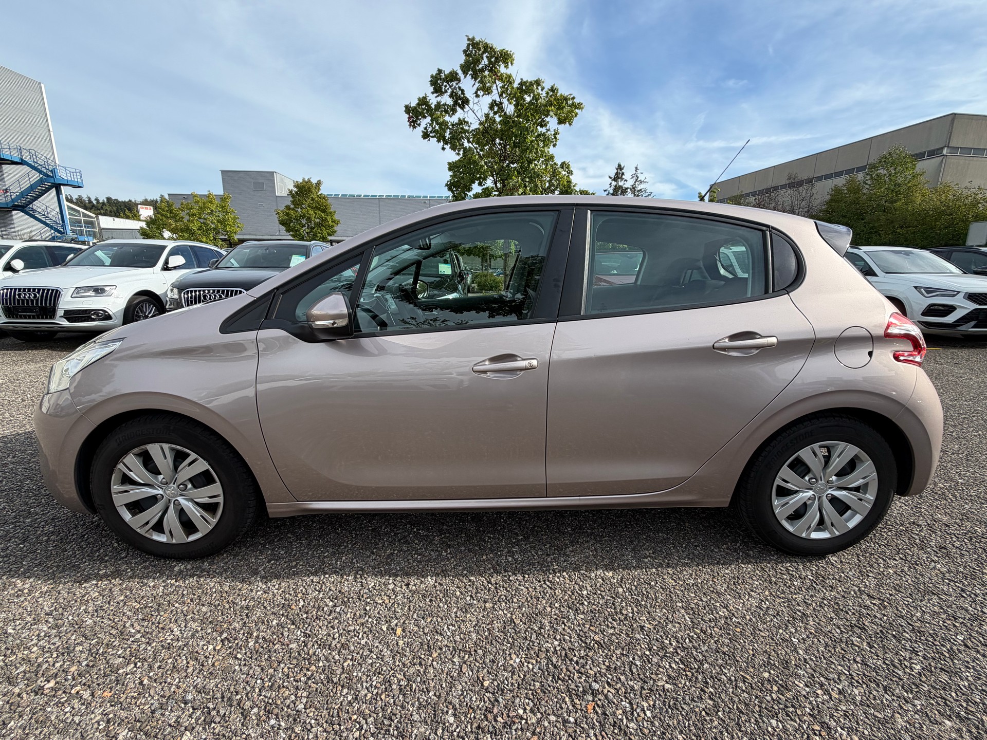 PEUGEOT 208 1.2 e-VTI Active EGS5-image-7