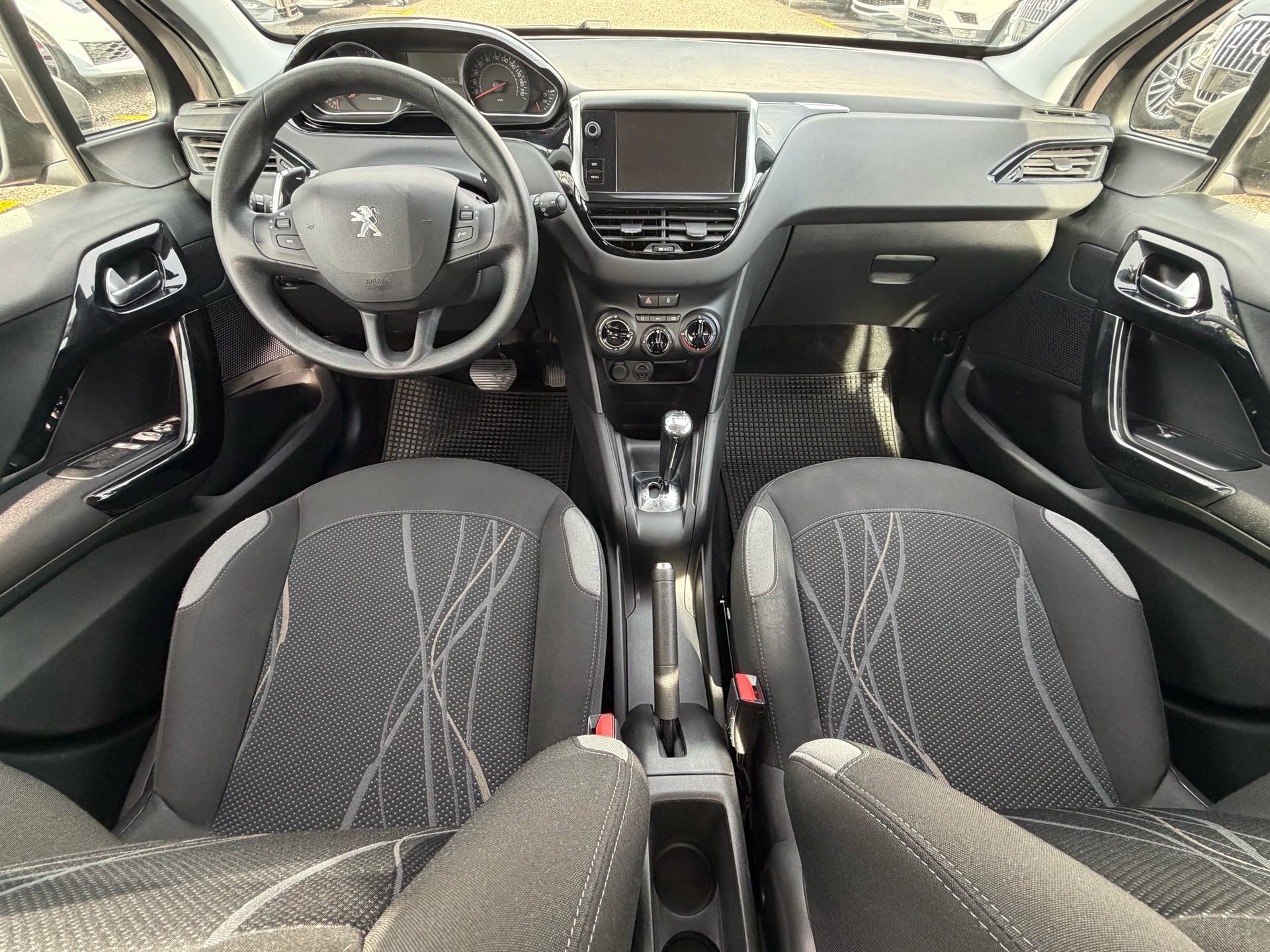 PEUGEOT 208 1.2 e-VTI Active EGS5-image-10