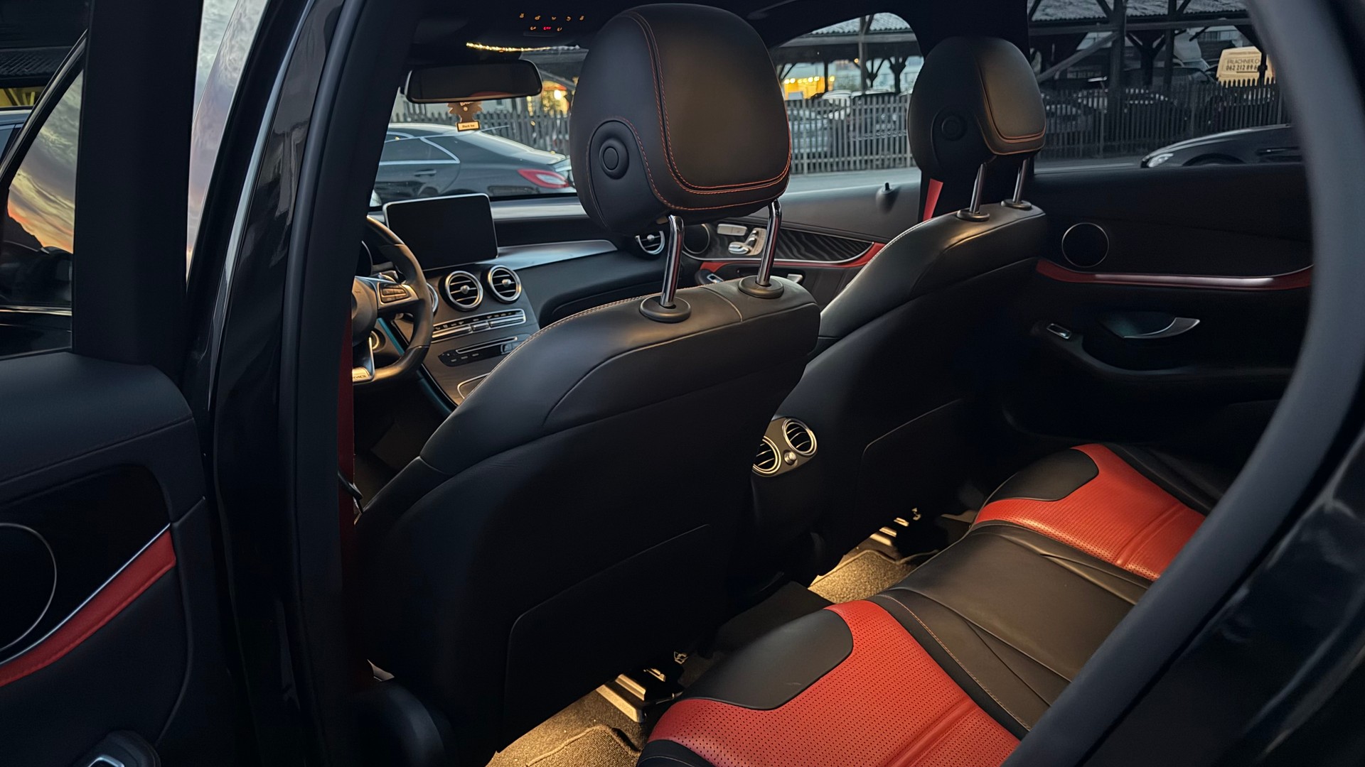 MERCEDES-BENZ GLC 63 S AMG 4Matic+ 9G-Tronic-image-7