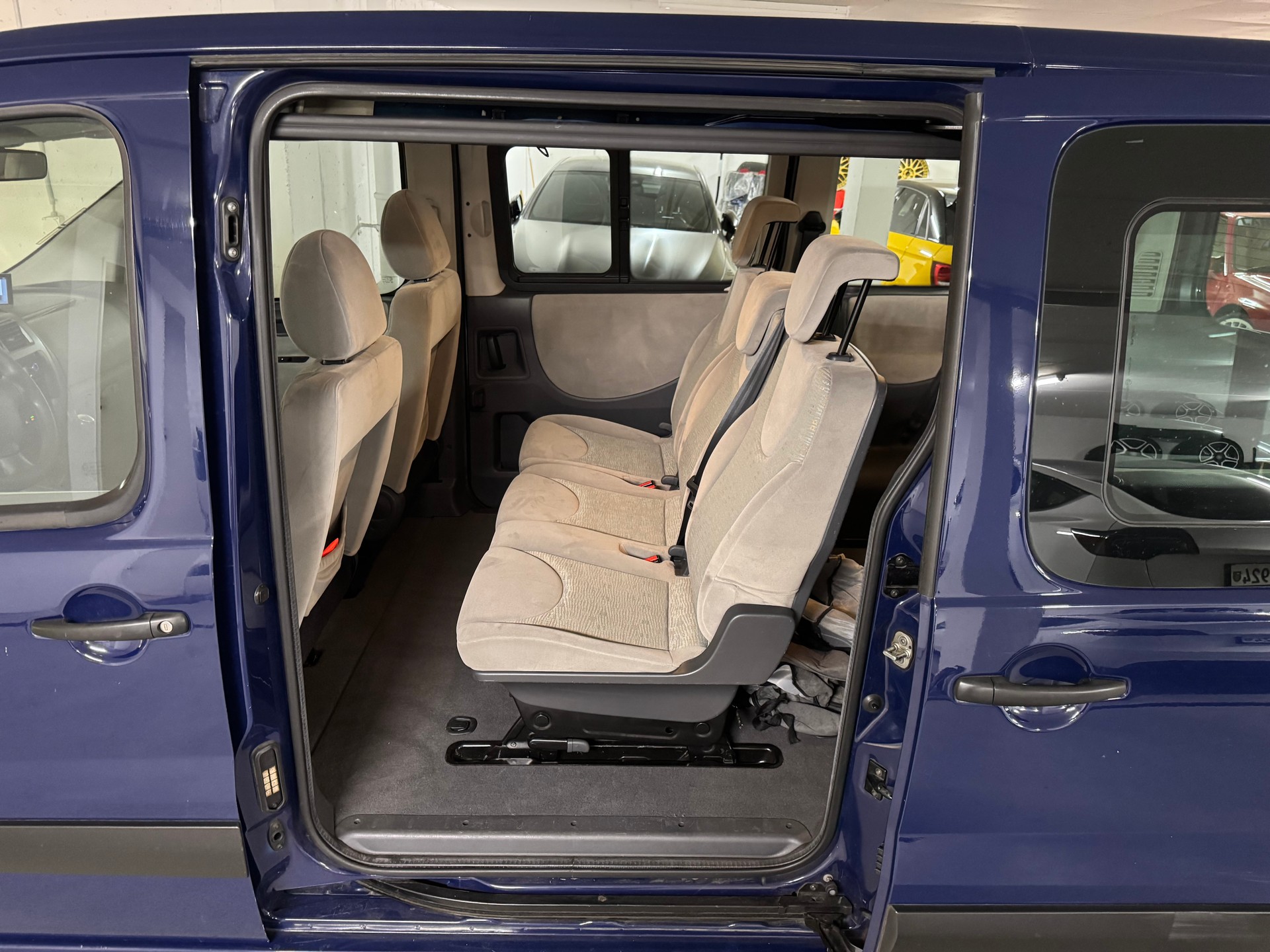 PEUGEOT Expert Tepee 1.6 HDi Confort L1-image-14