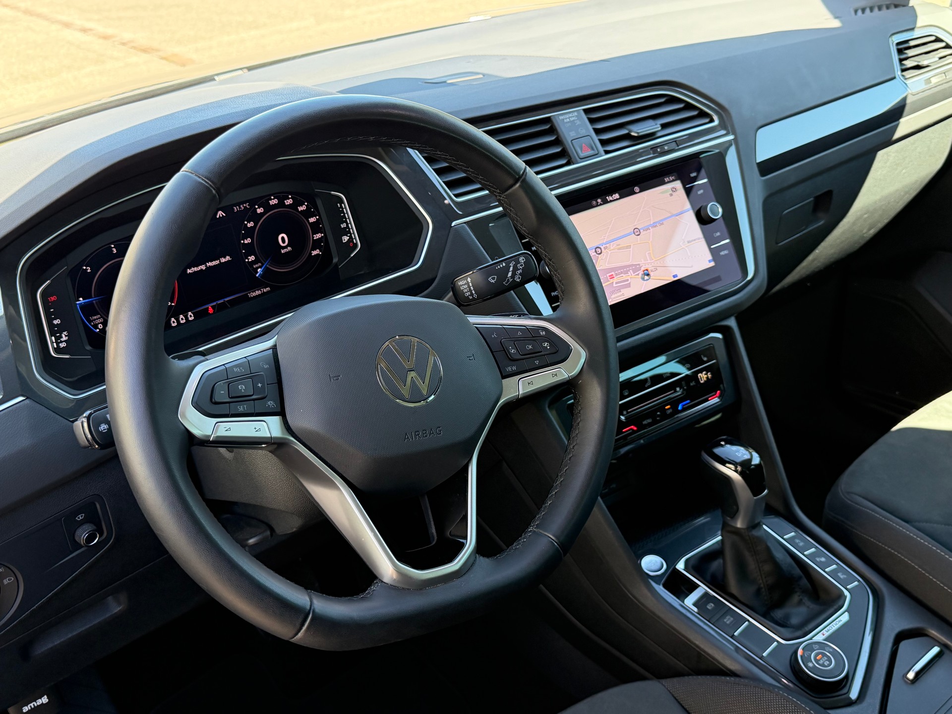VW Tiguan 2.0 TDI SCR Elegance 4Motion DSG-image-5