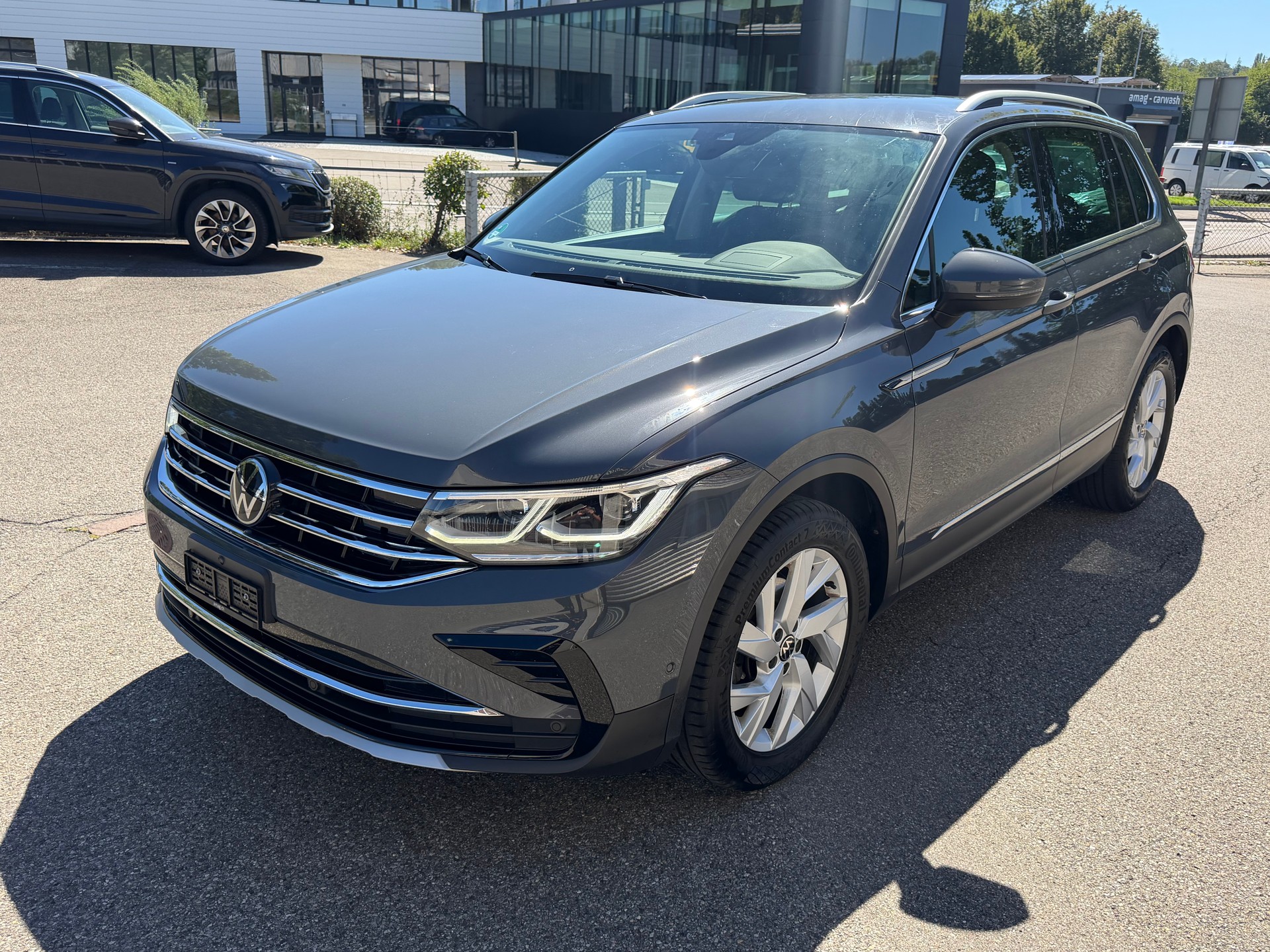 VW Tiguan 2.0 TDI SCR Elegance 4Motion DSG-image-14