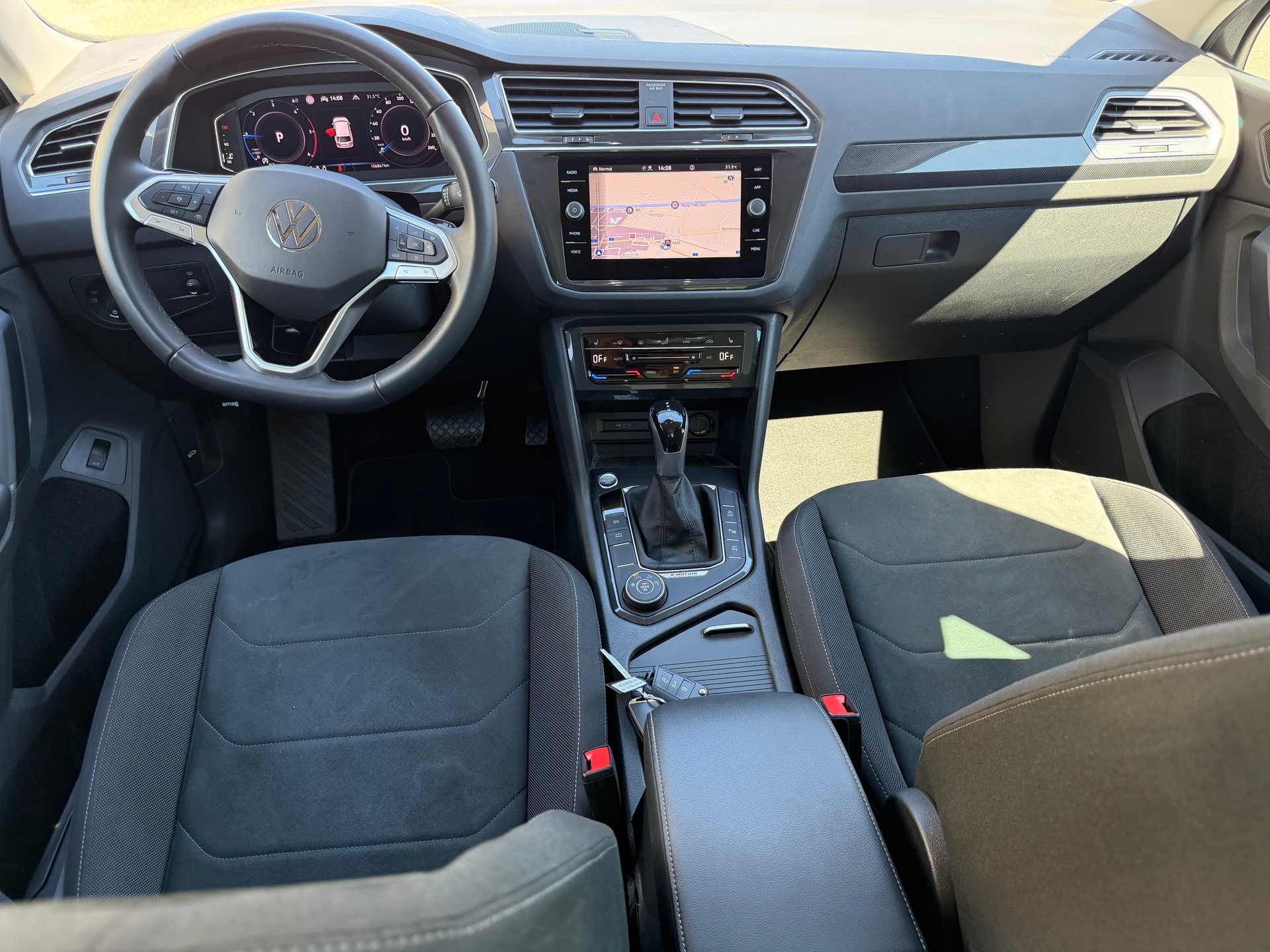 VW Tiguan 2.0 TDI SCR Elegance 4Motion DSG-image-6