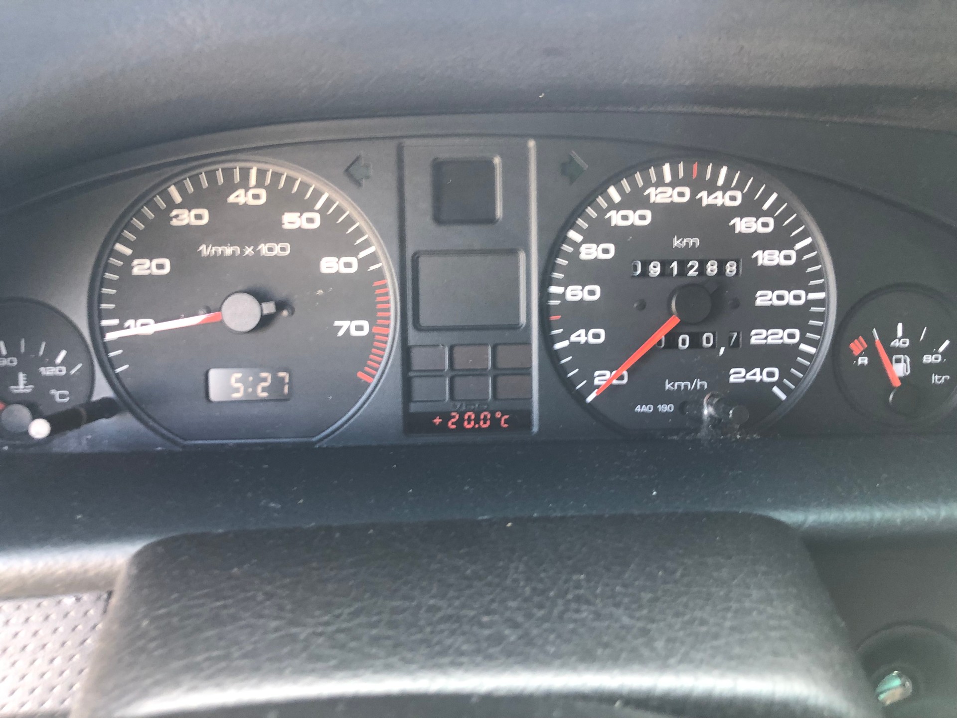 AUDI 100 Avant 2.3 E-image-15