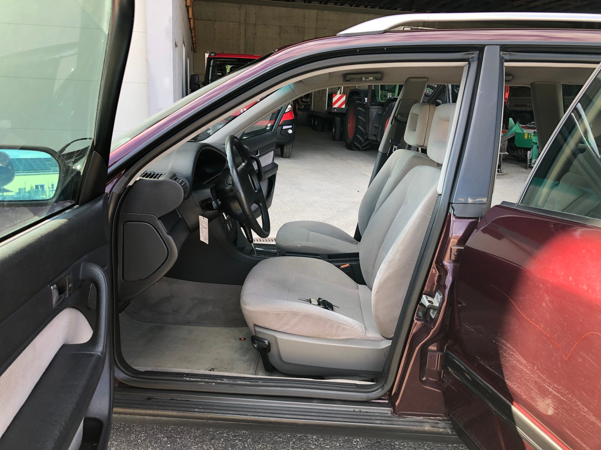 AUDI 100 Avant 2.3 E-image-8