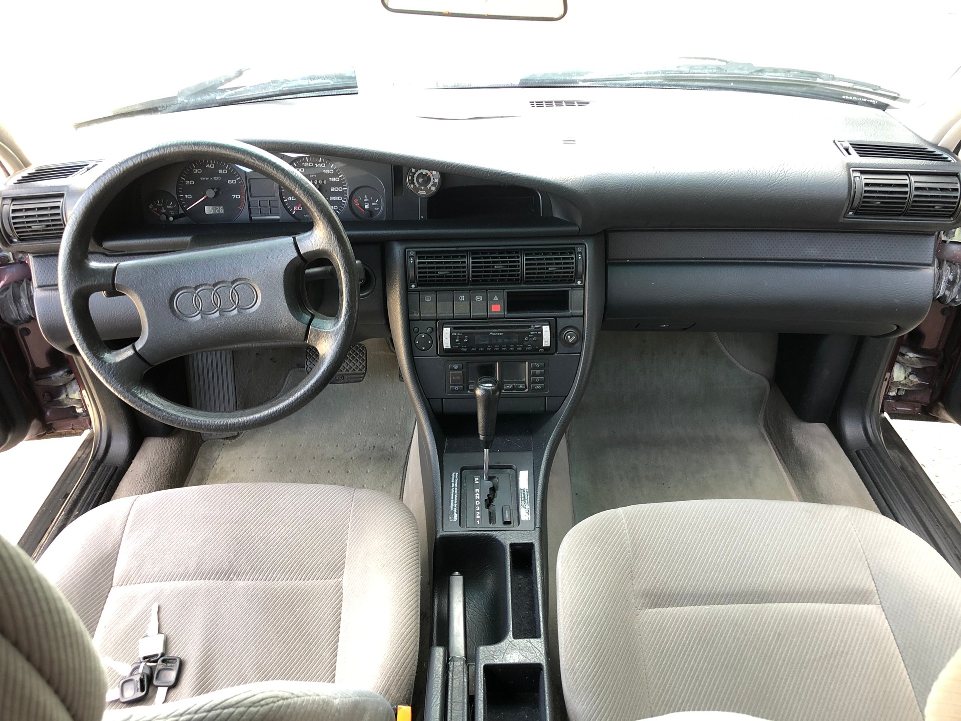 AUDI 100 Avant 2.3 E-image-13