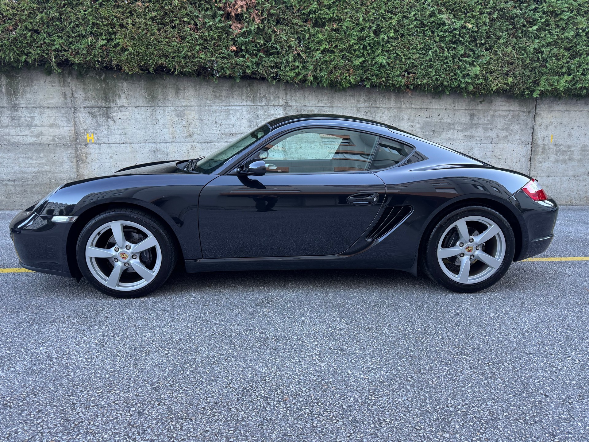 PORSCHE Cayman 2.7-image-3