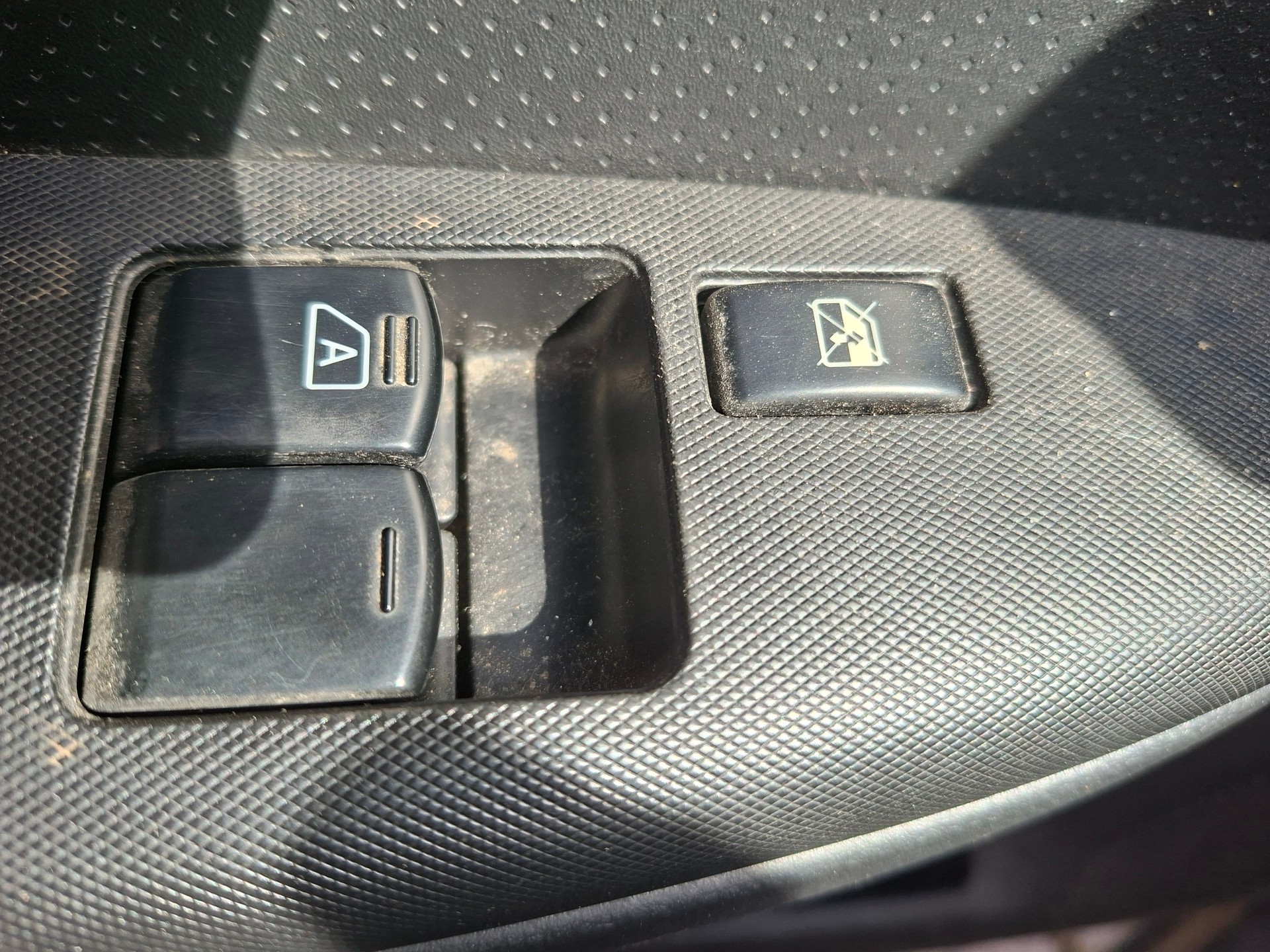 NISSAN Note 1.4 visia-image-7