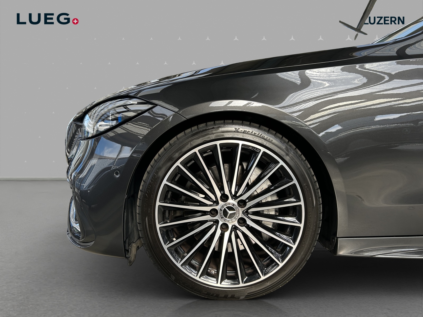 MERCEDES-BENZ C 300 4Matic AMG Line-image-6