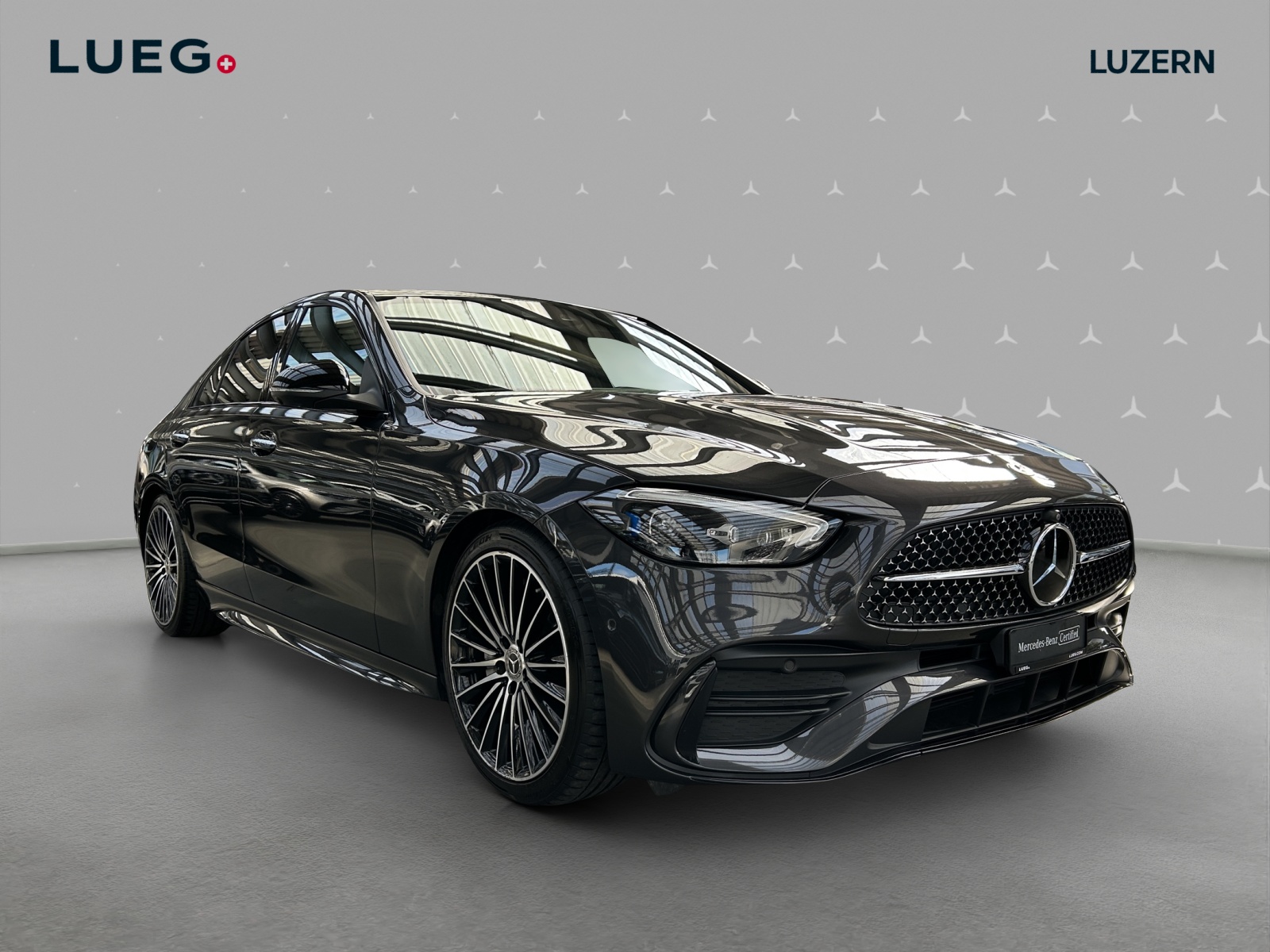 MERCEDES-BENZ C 300 4Matic AMG Line-image-4