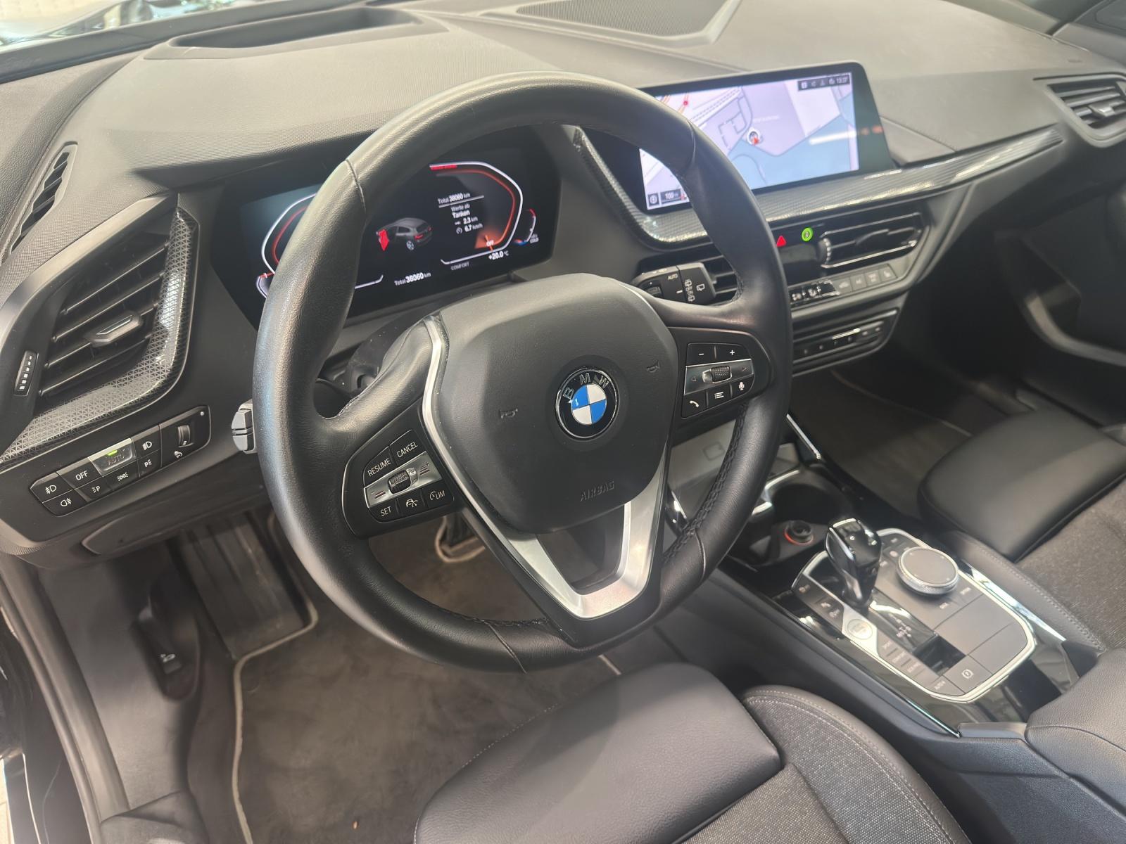 BMW 118i MODELL SPORT LINE-image-14
