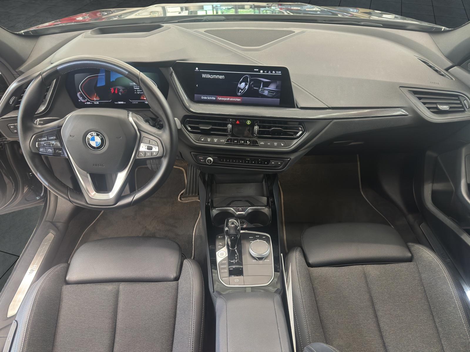 BMW 118i MODELL SPORT LINE-image-9
