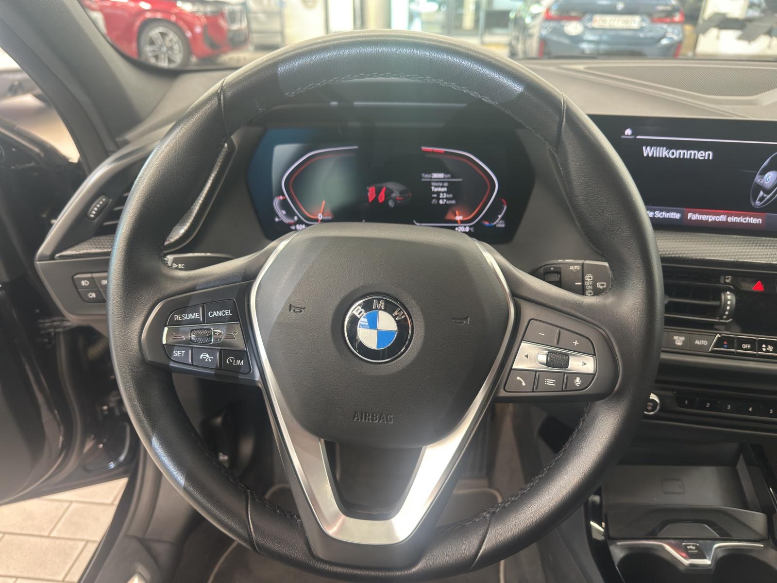 BMW 118i MODELL SPORT LINE-image-10