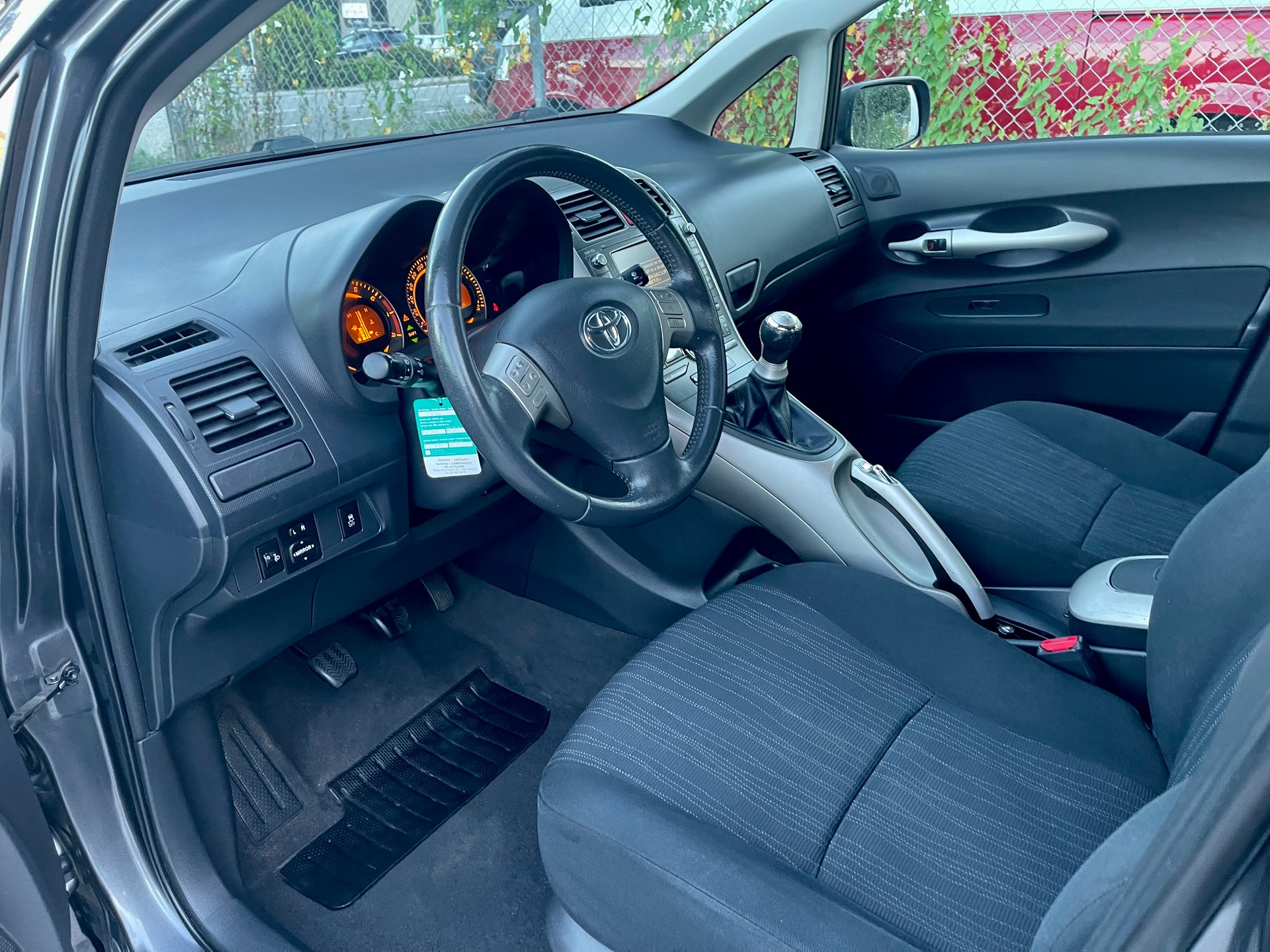 TOYOTA Auris 1.6 Linea Luna-image-6