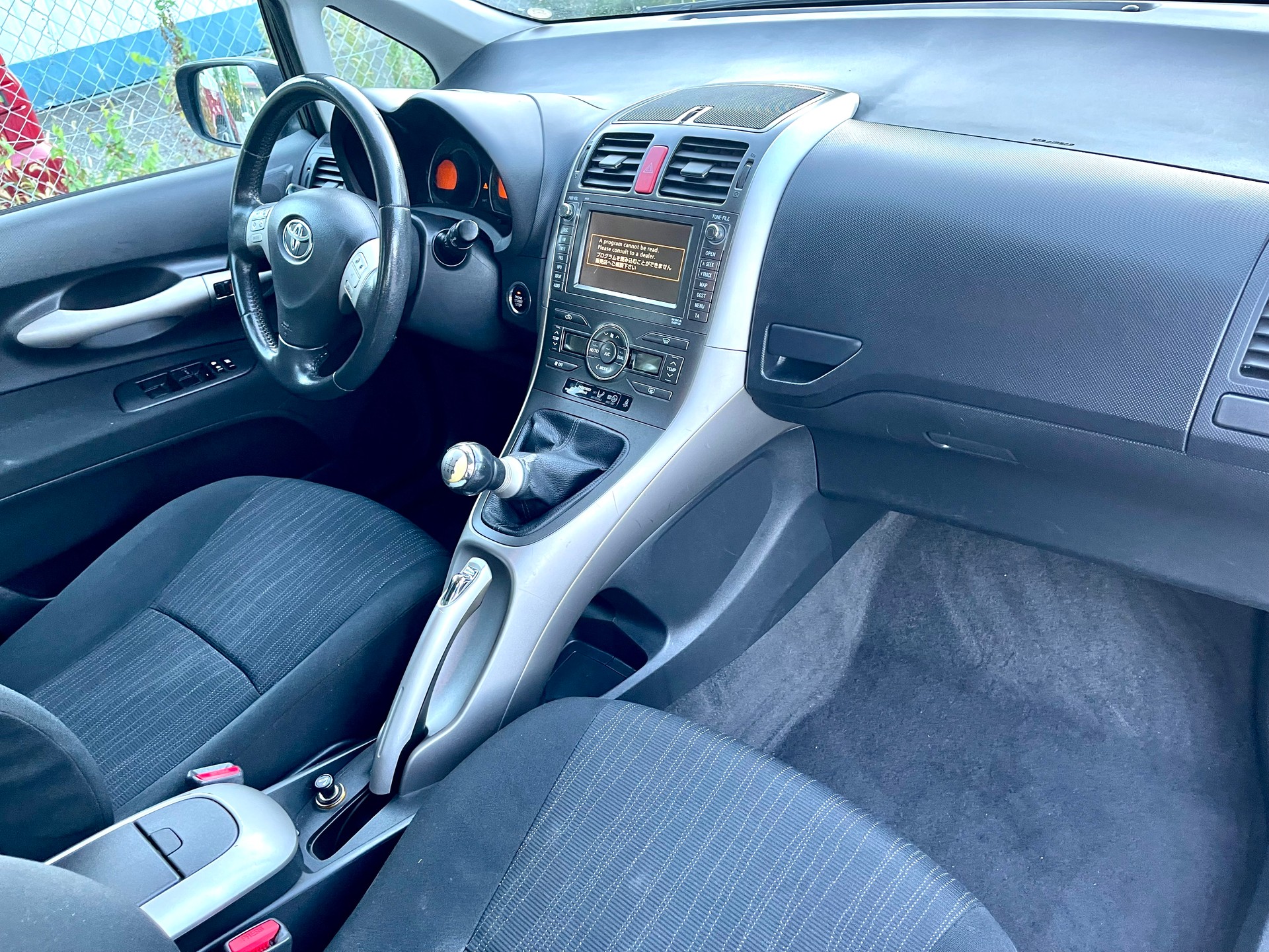 TOYOTA Auris 1.6 Linea Luna-image-8