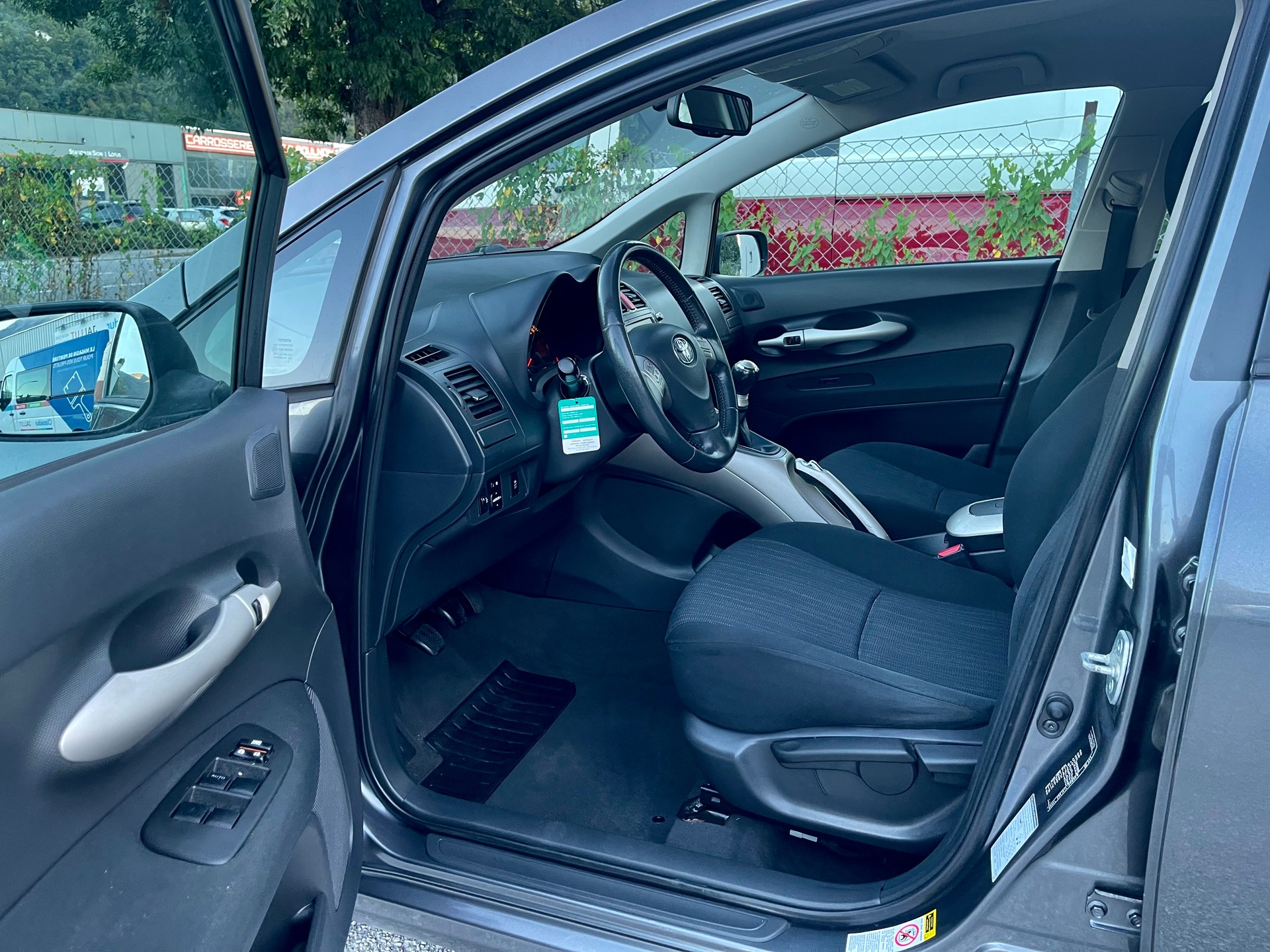 TOYOTA Auris 1.6 Linea Luna-image-15