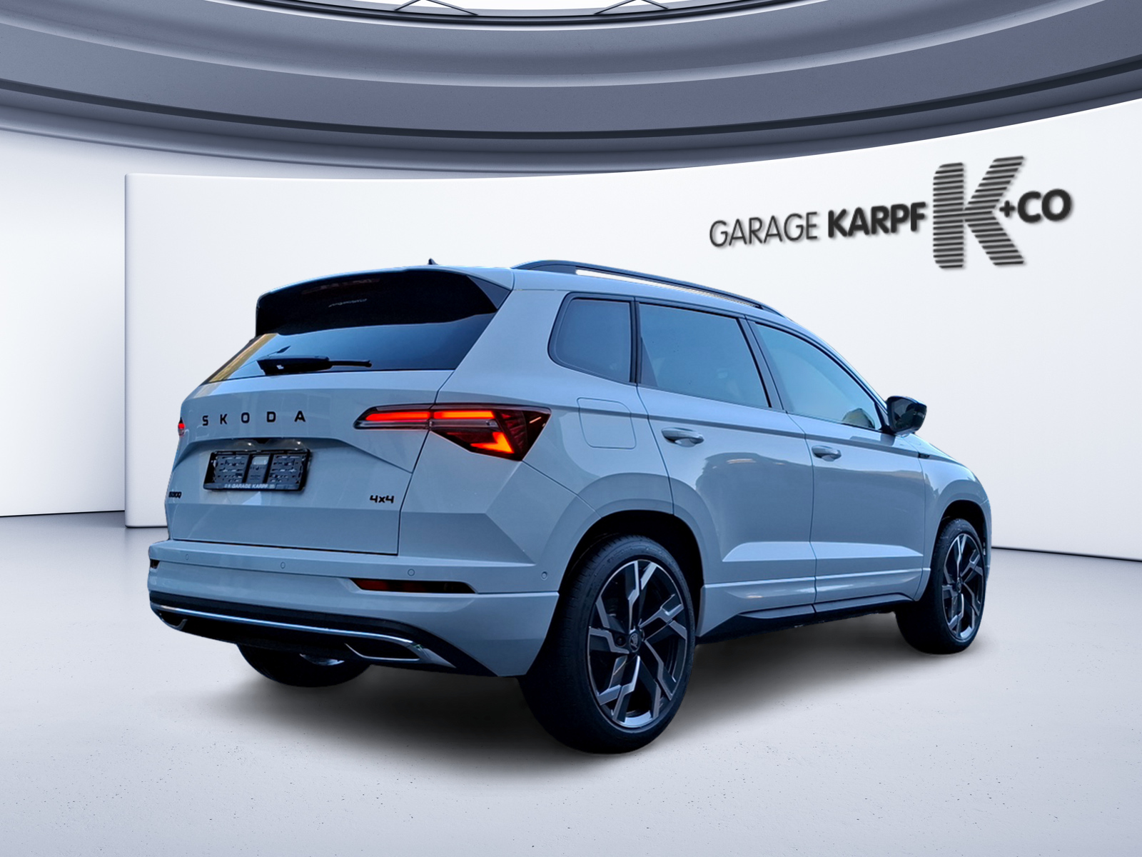 SKODA Karoq 2.0 TSI SportLine 4x4 DSG-image-4