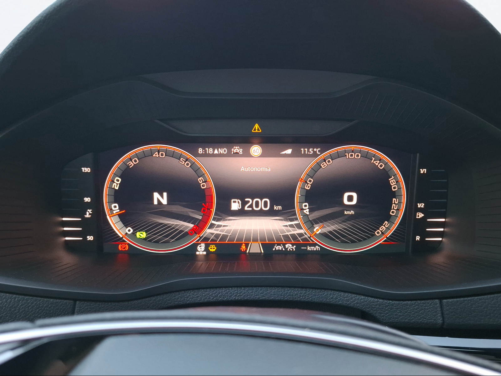 SKODA Karoq 2.0 TSI SportLine 4x4 DSG-image-11