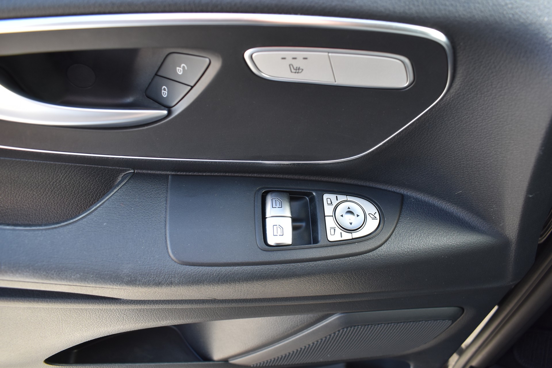 MERCEDES-BENZ Vito 116 CDI Lang Select Tourer 4Matic 9G-Tronic-image-9