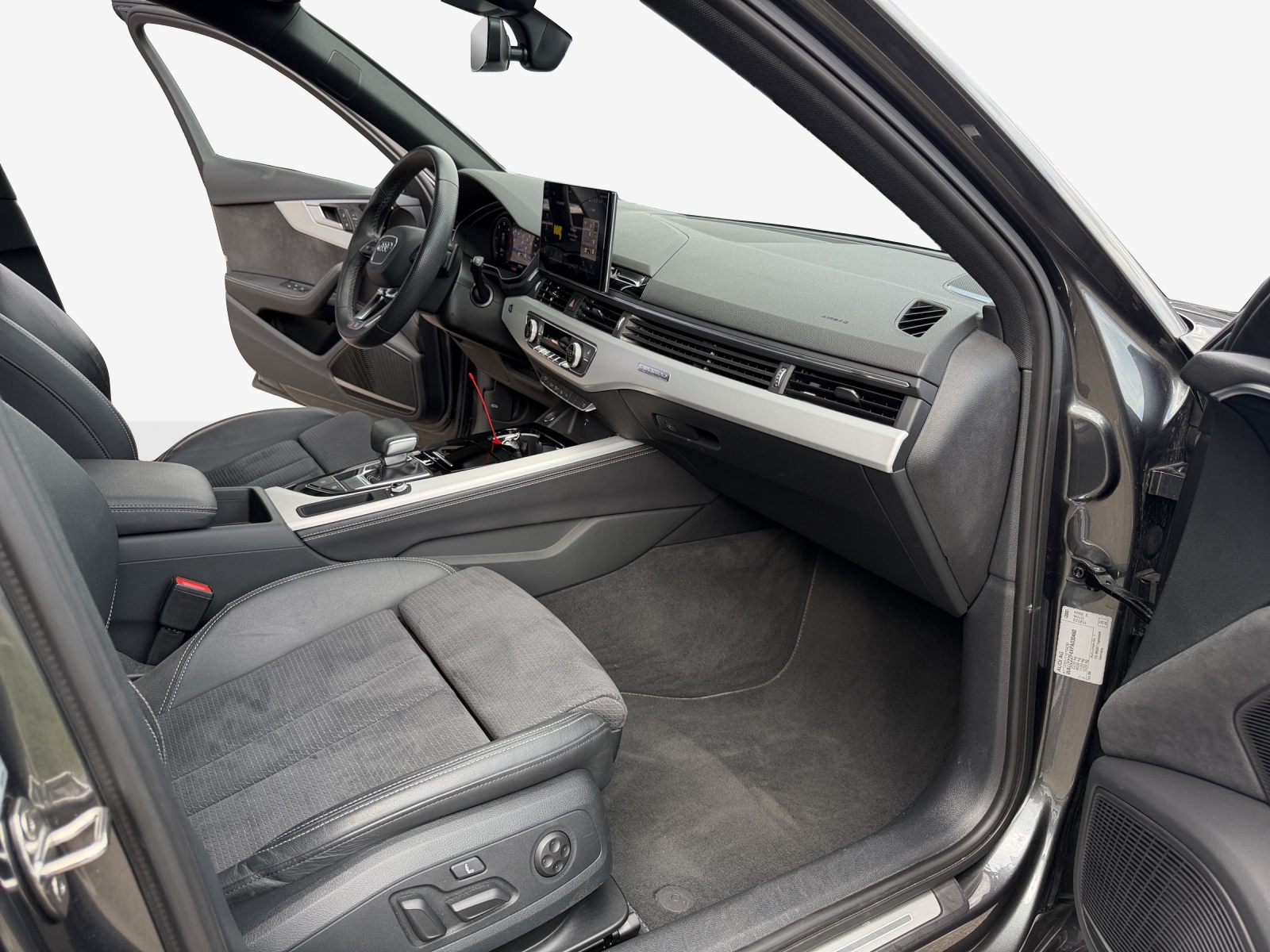 AUDI A4 Avant 40 TDI S line Attraction quattro S-tronic-image-14