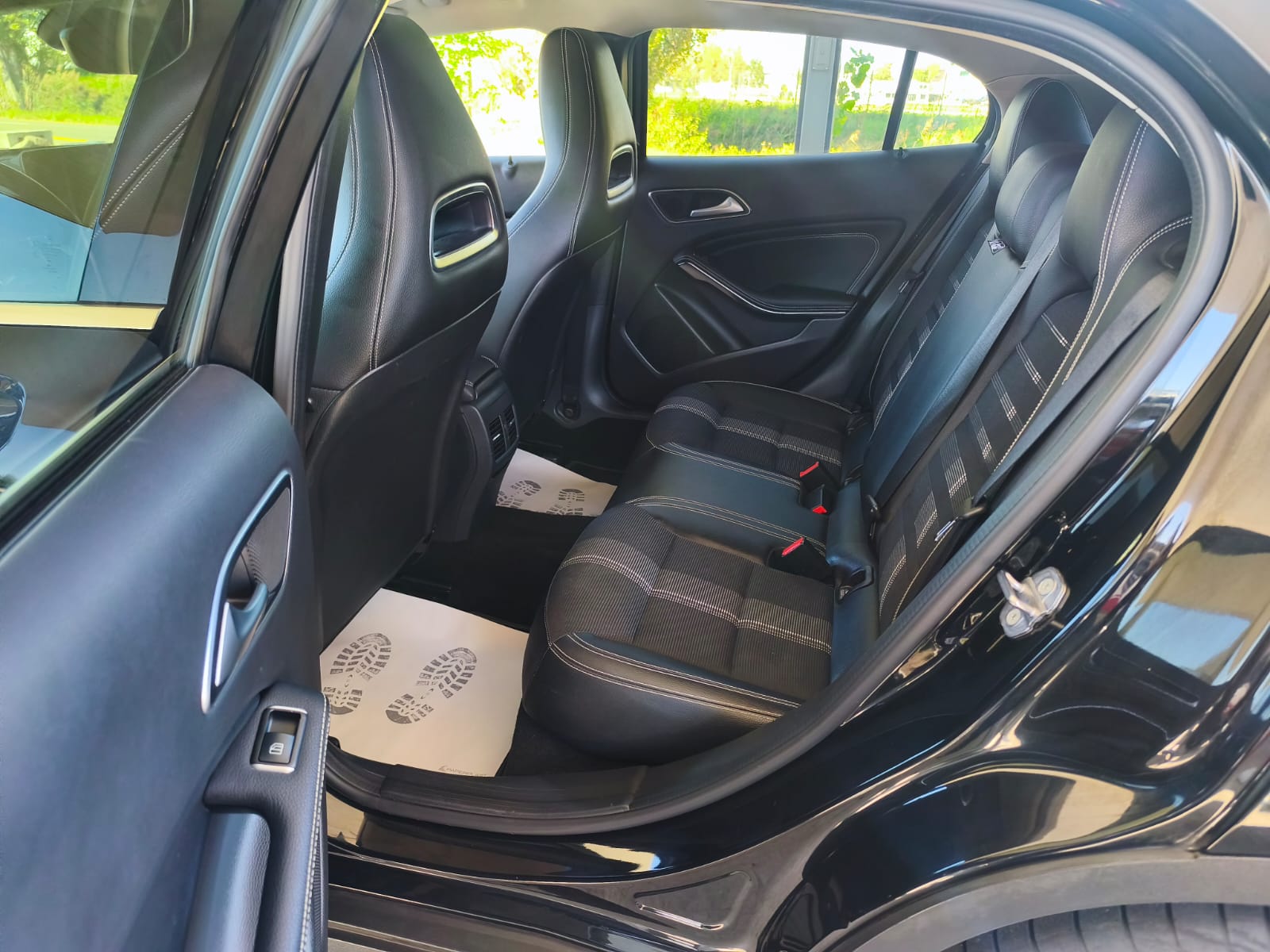 MERCEDES-BENZ GLA 220 AMG Line 4Matic 7G-DCT-image-12