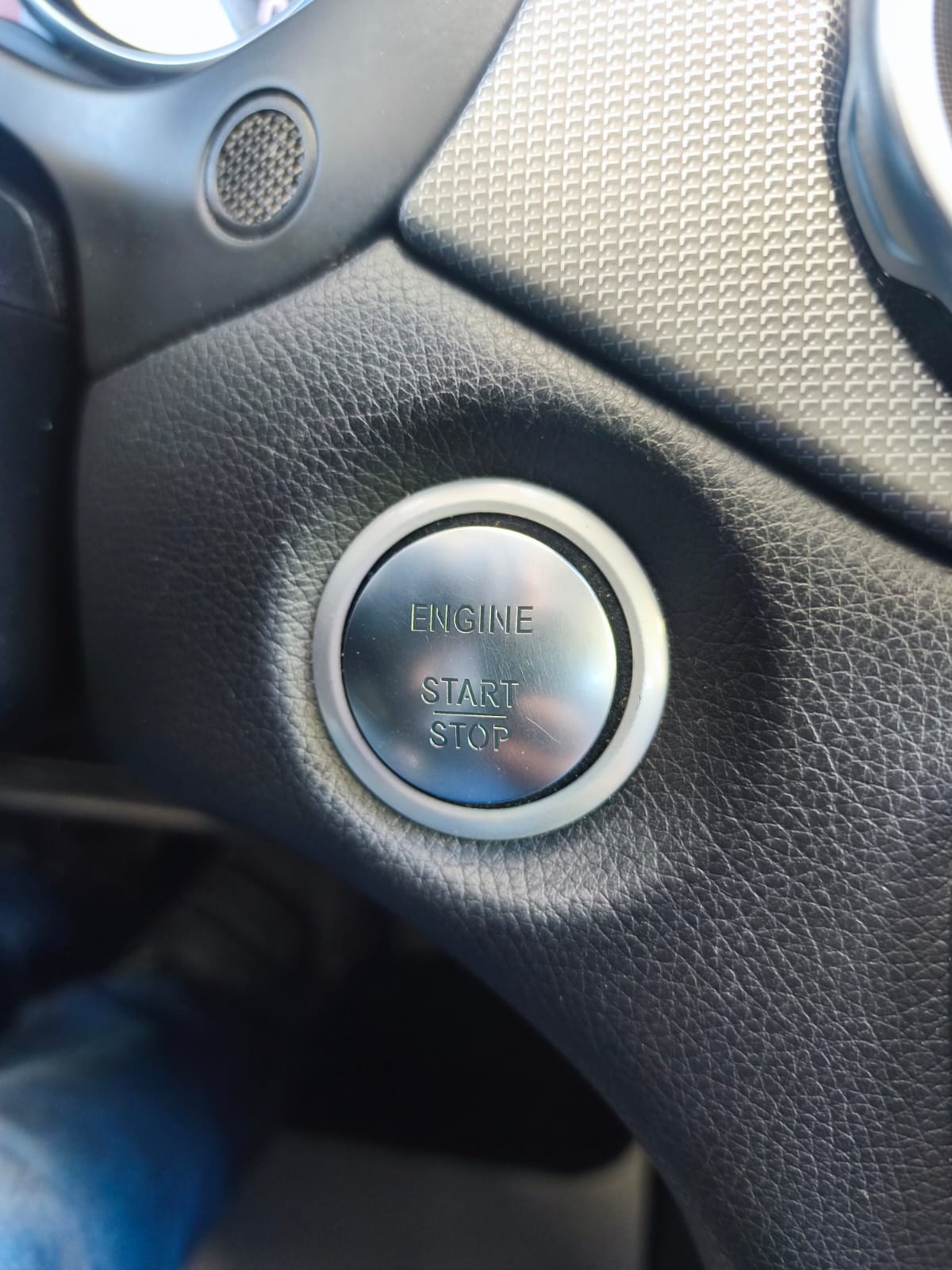 MERCEDES-BENZ GLA 220 AMG Line 4Matic 7G-DCT-image-24