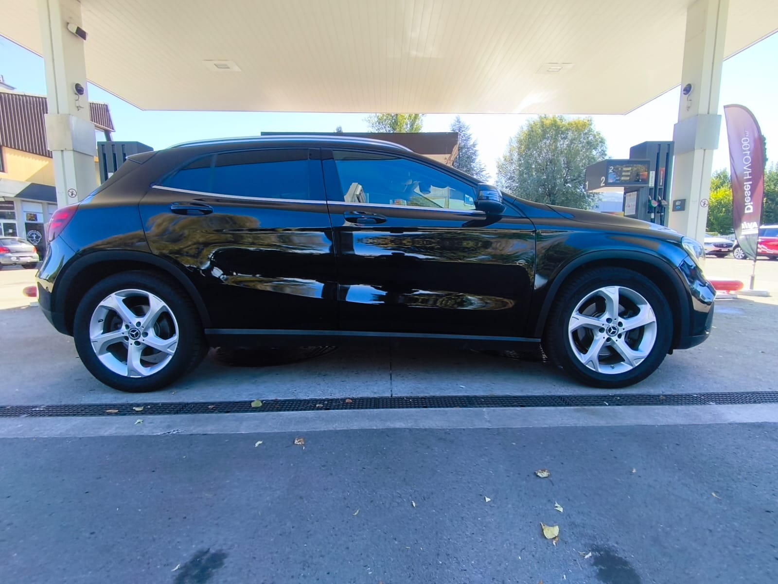 MERCEDES-BENZ GLA 220 AMG Line 4Matic 7G-DCT-image-5