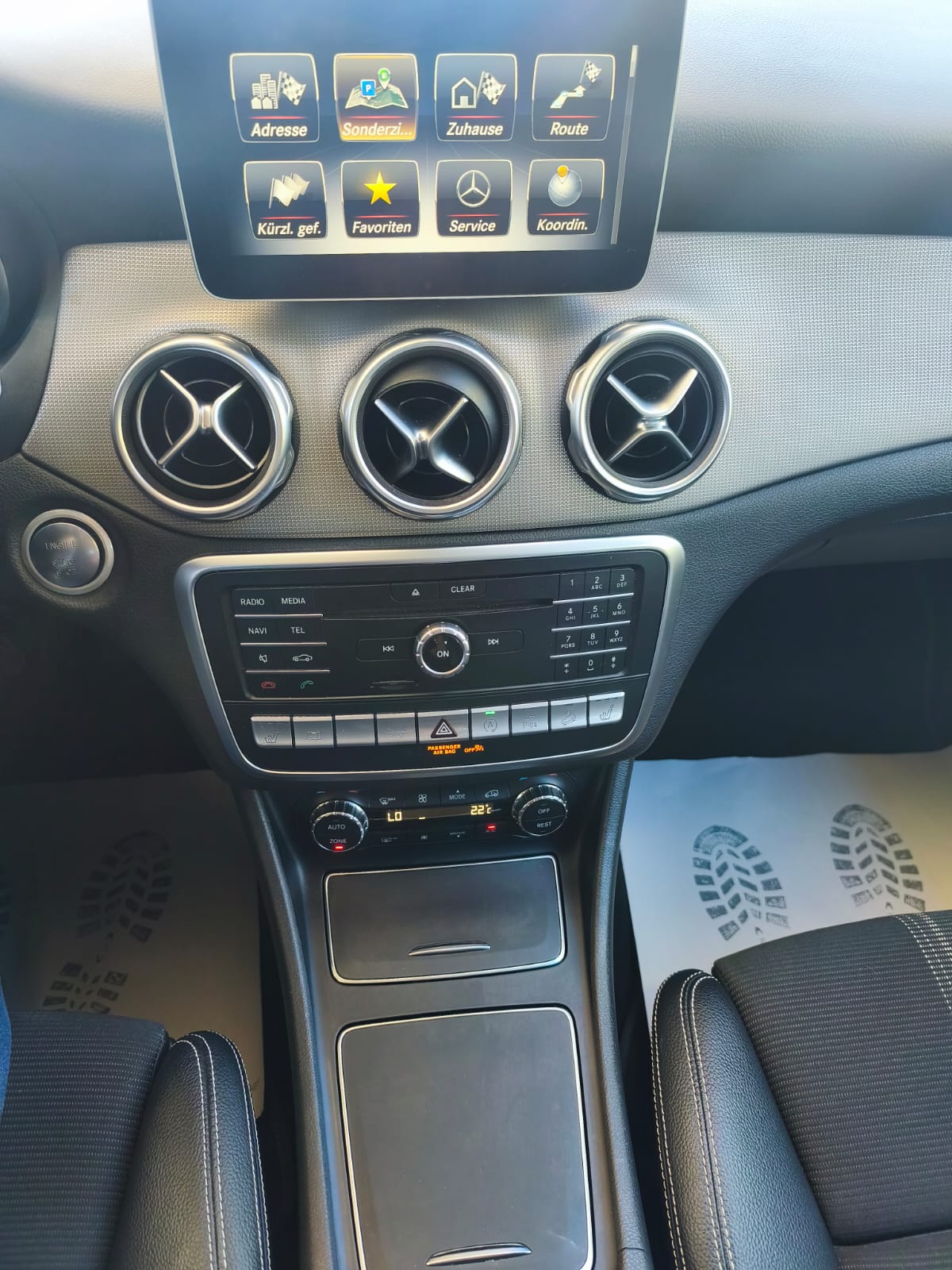 MERCEDES-BENZ GLA 220 AMG Line 4Matic 7G-DCT-image-23