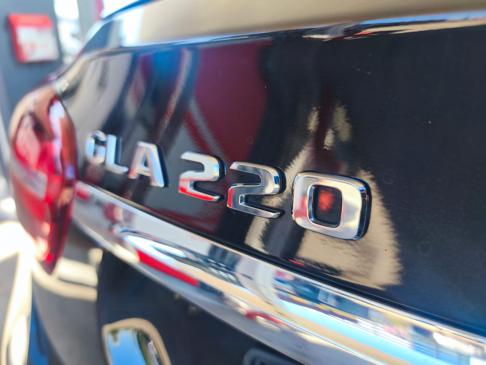 MERCEDES-BENZ GLA 220 AMG Line 4Matic 7G-DCT-image-11