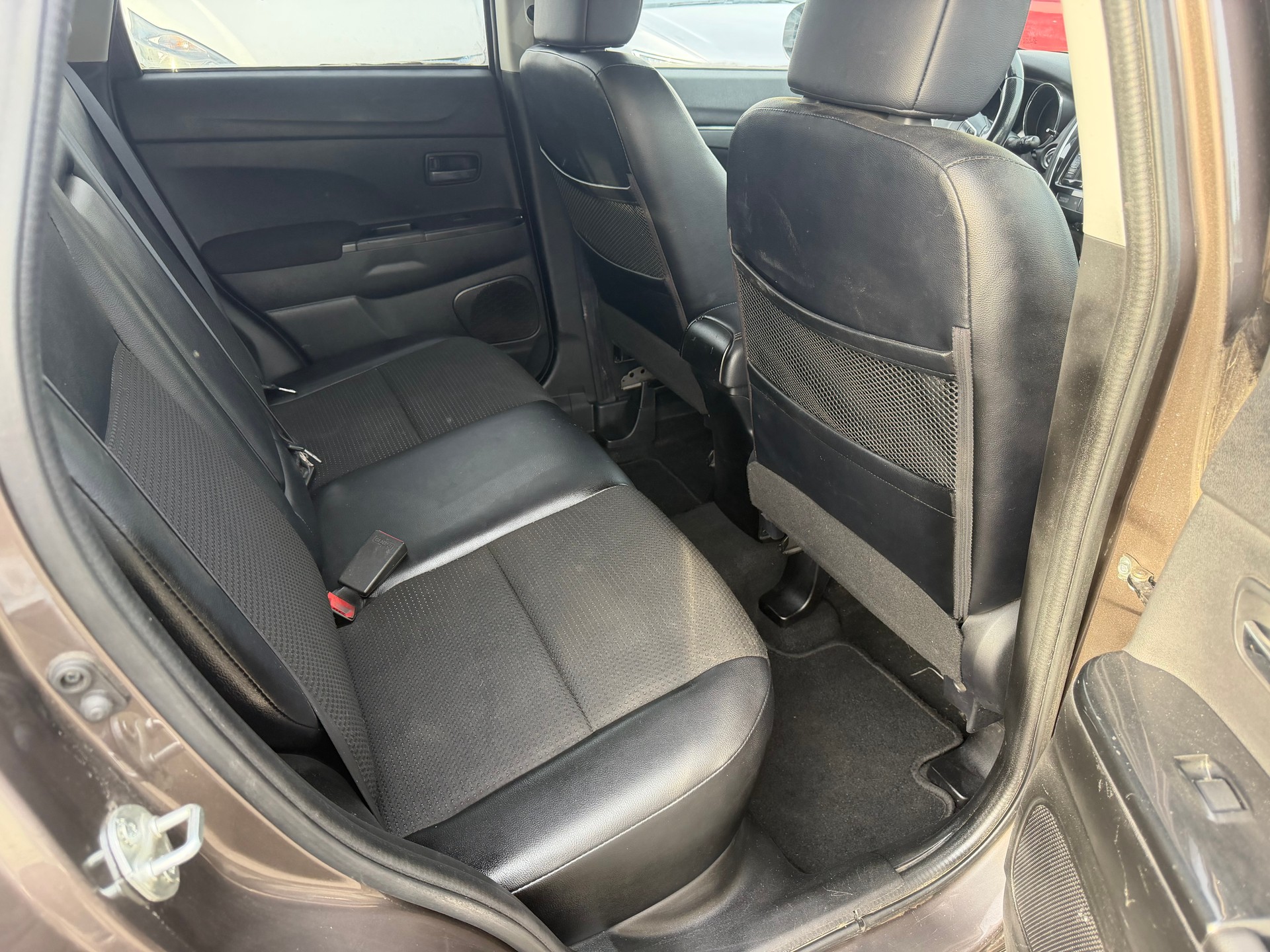 CITROEN C4 Aircross 1.6 HDi Séduction 4WD-image-8