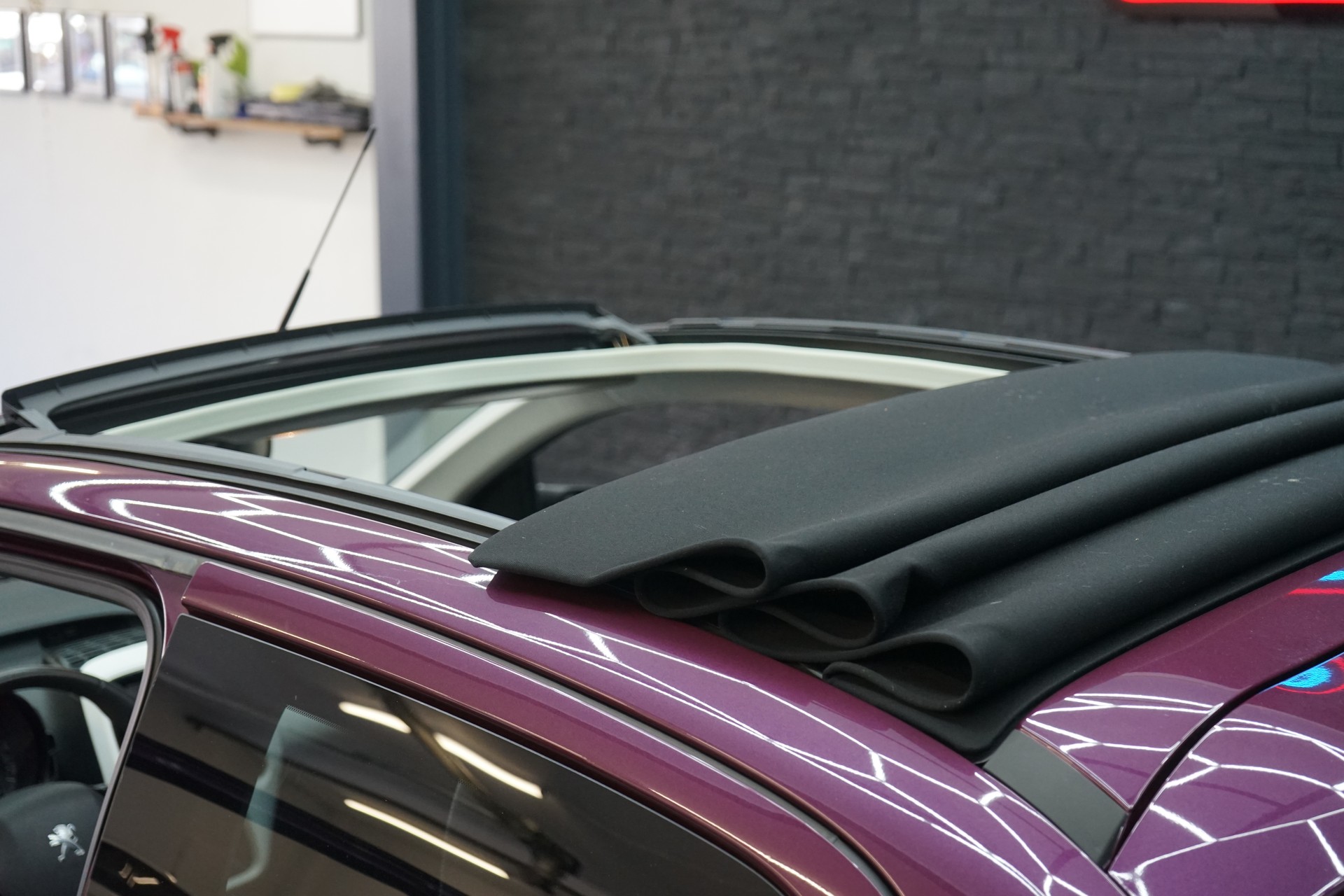 PEUGEOT 108 1.2 VTi Allure Top-image-18