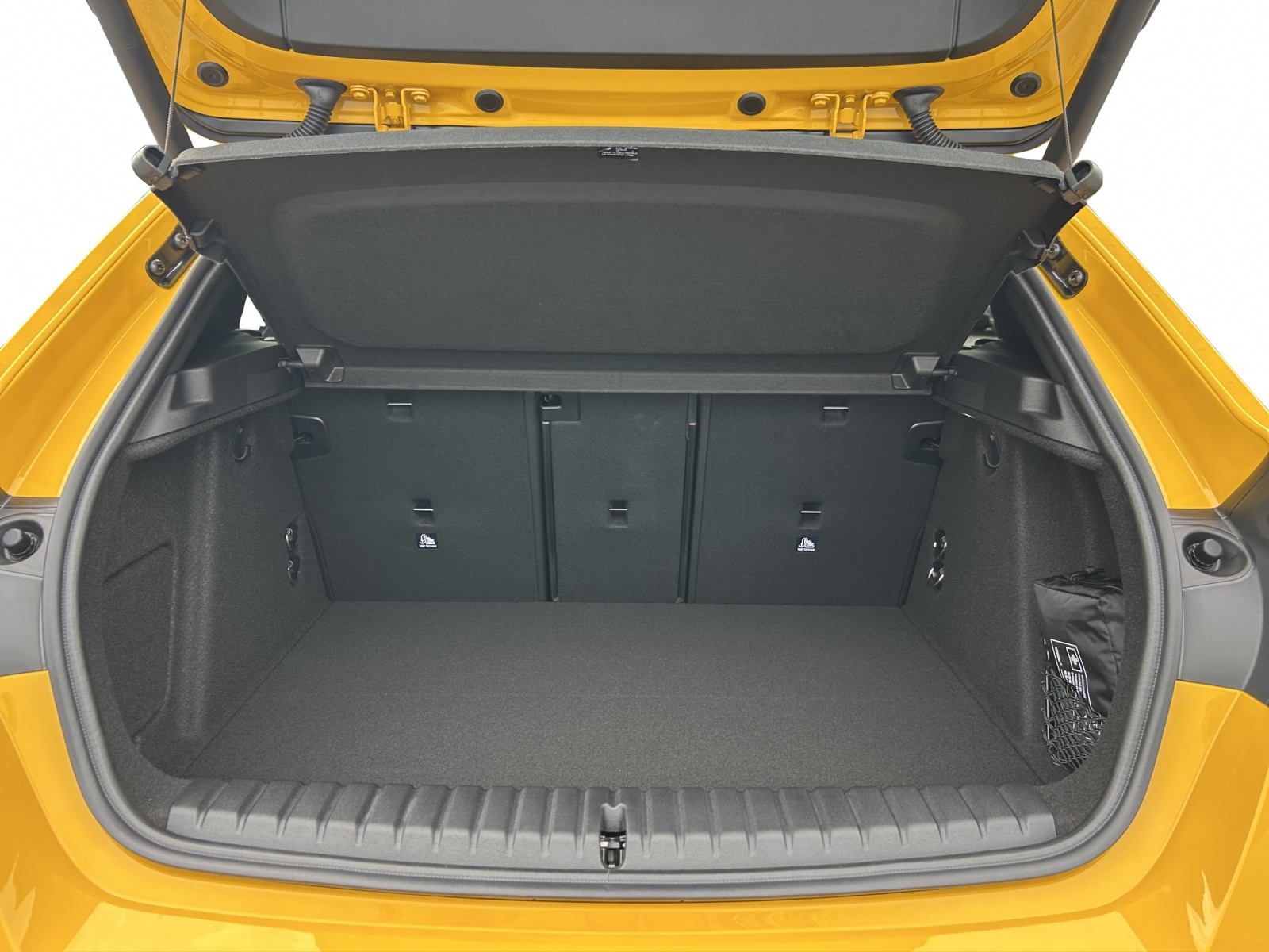 BMW M135i xDrive-image-17