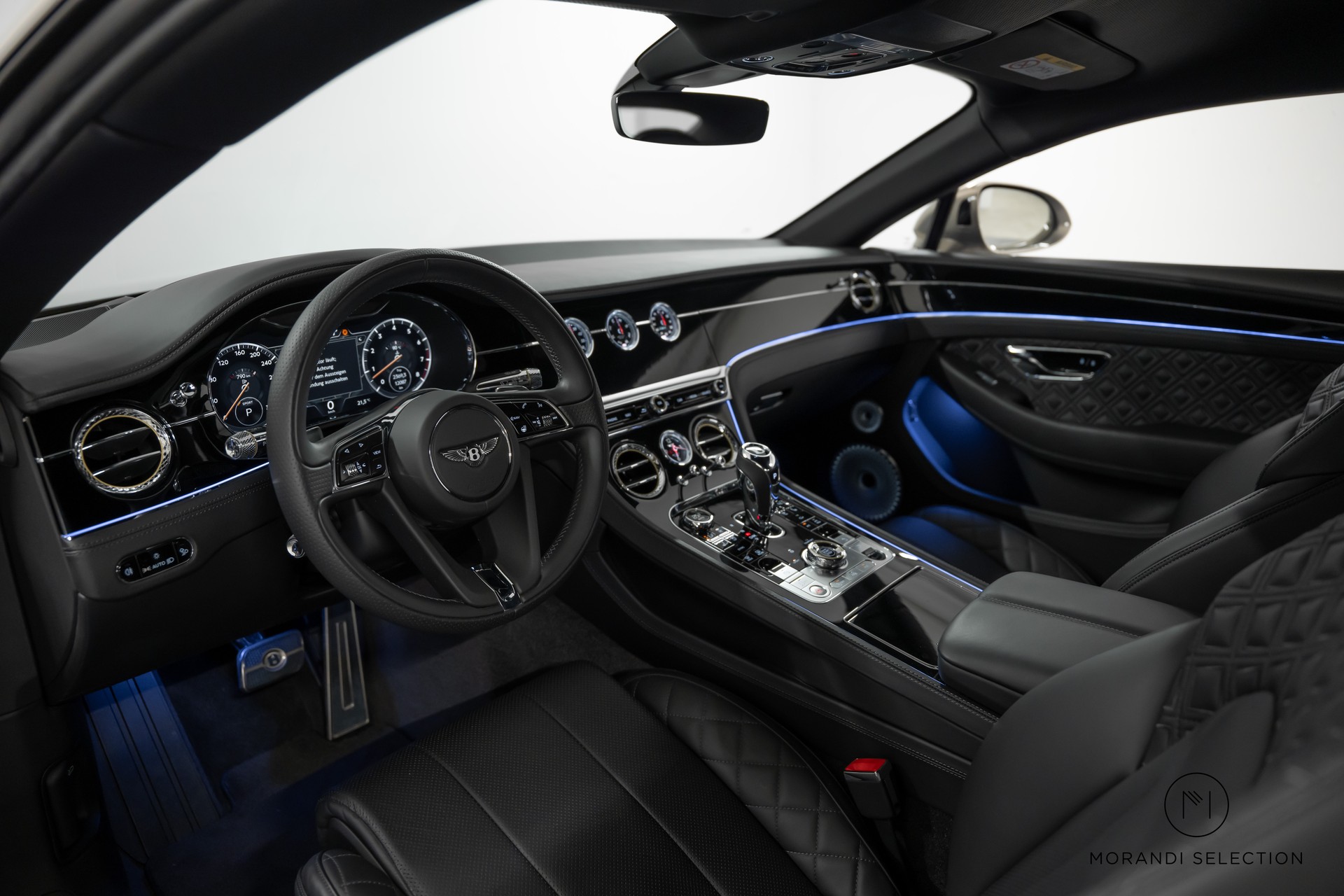BENTLEY Continental GT 4.0 V8 Mulliner-image-10