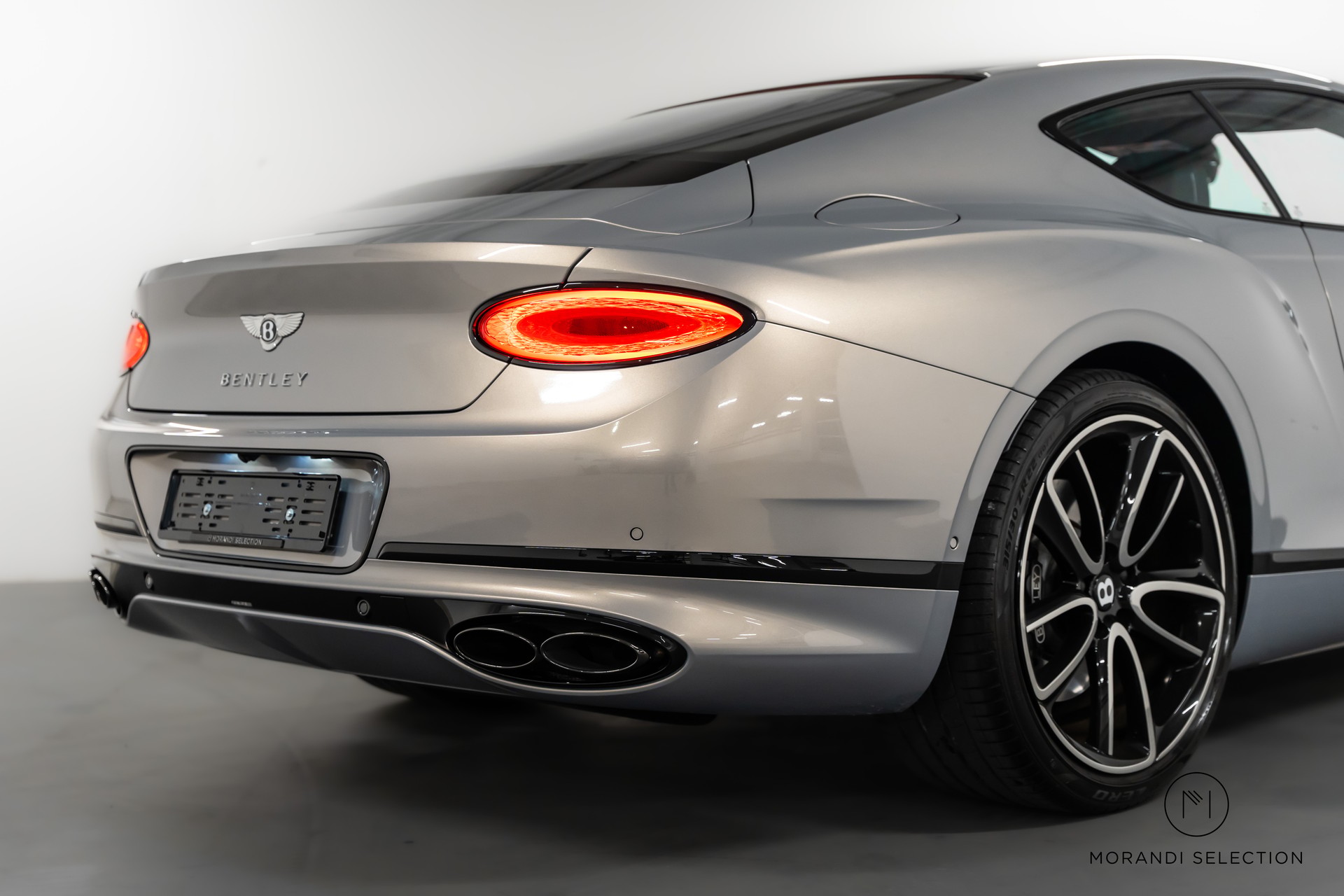 BENTLEY Continental GT 4.0 V8 Mulliner-image-4