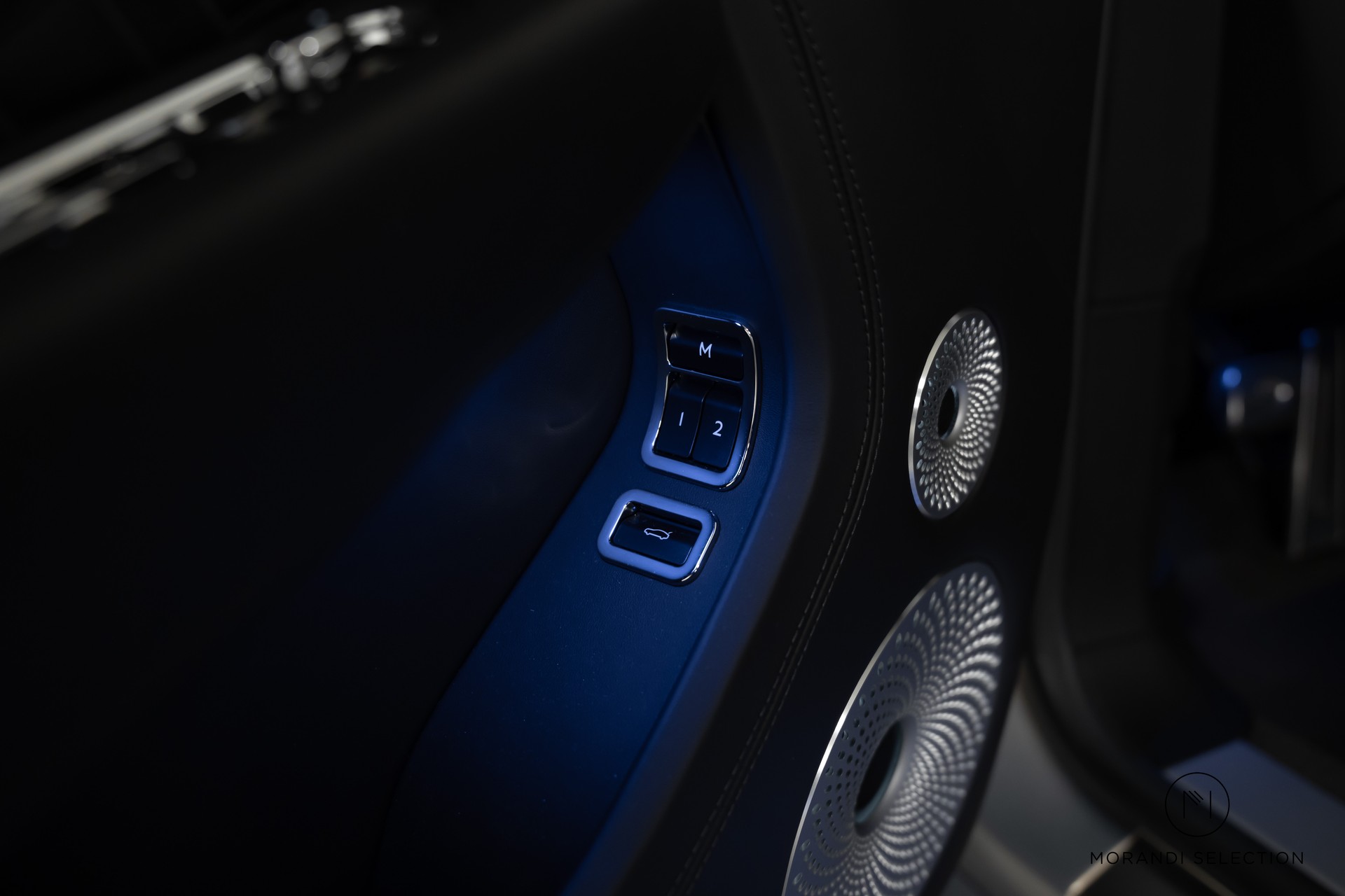 BENTLEY Continental GT 4.0 V8 Mulliner-image-17