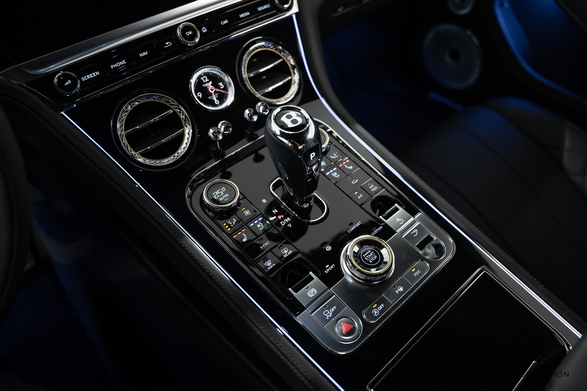 BENTLEY Continental GT 4.0 V8 Mulliner-image-27