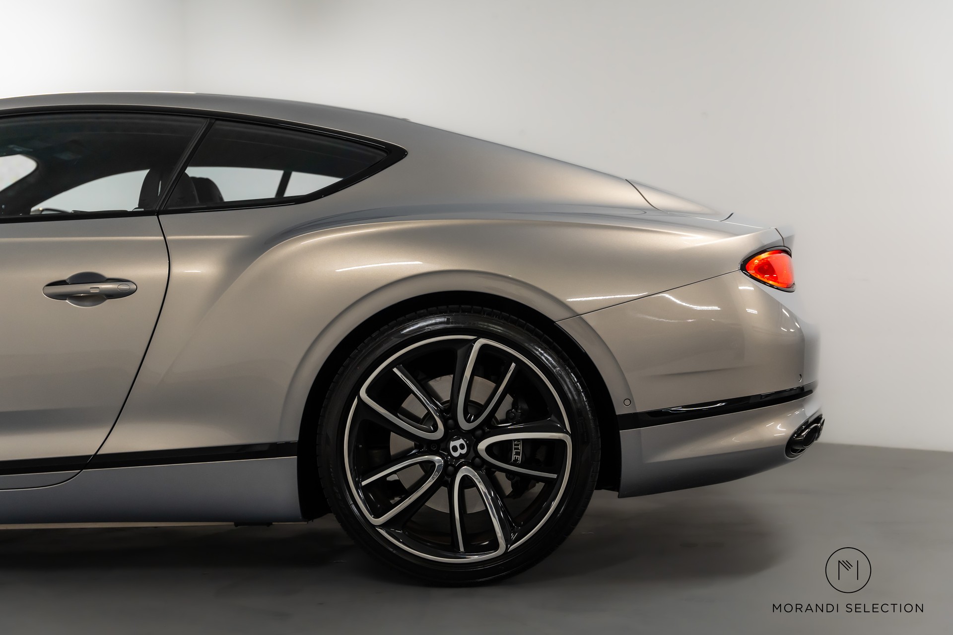 BENTLEY Continental GT 4.0 V8 Mulliner-image-6