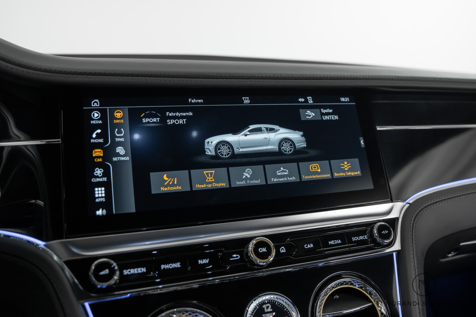 BENTLEY Continental GT 4.0 V8 Mulliner-image-30