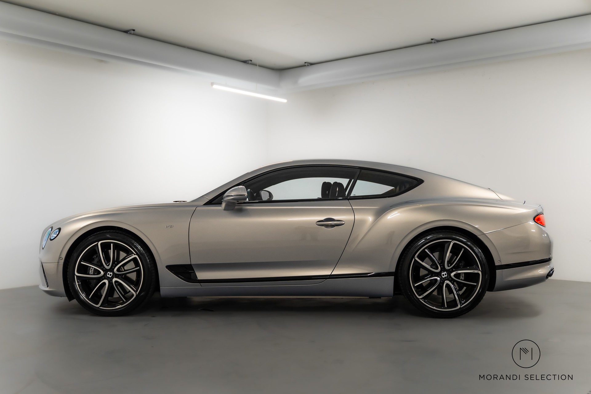 BENTLEY Continental GT 4.0 V8 Mulliner-image-0