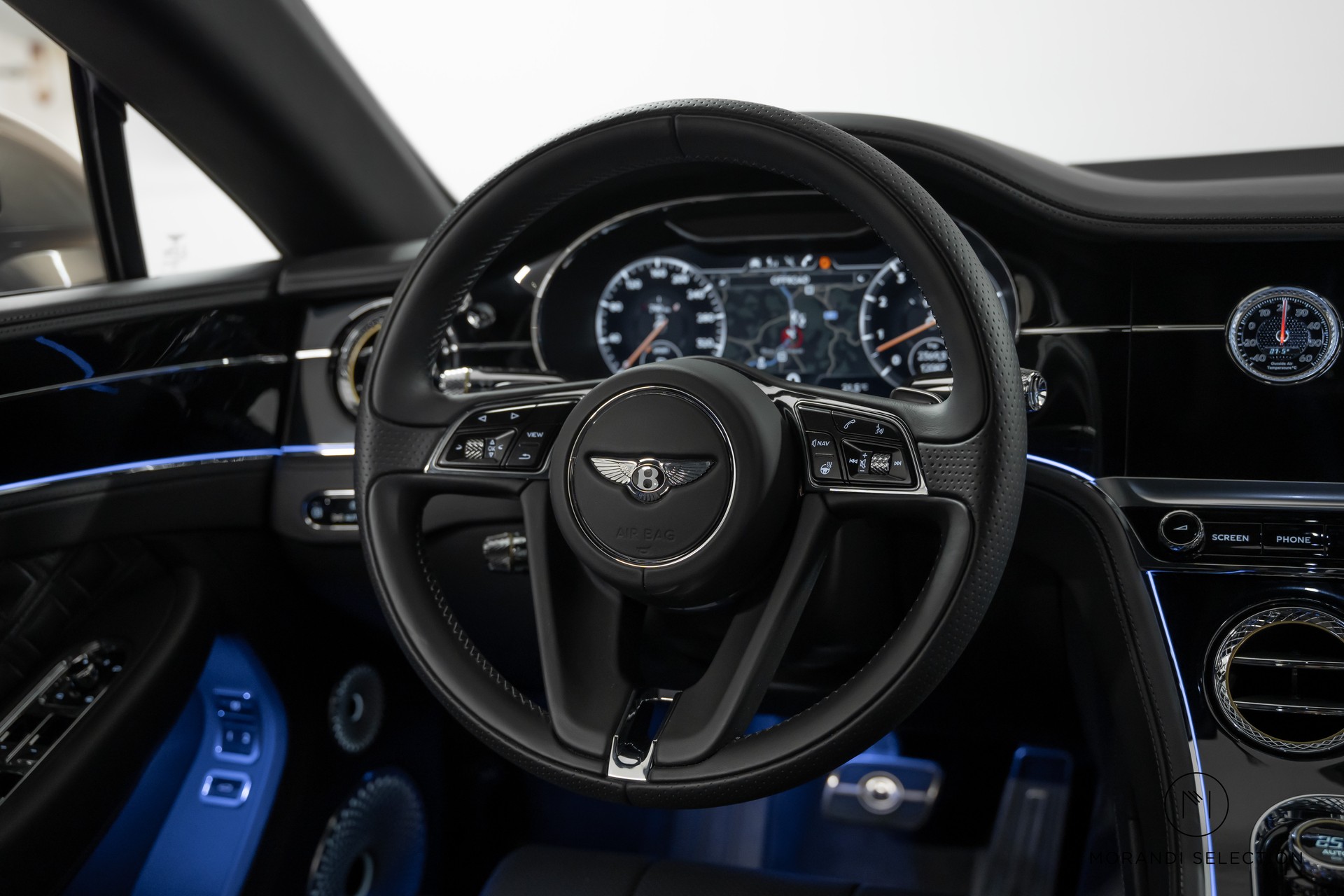BENTLEY Continental GT 4.0 V8 Mulliner-image-20