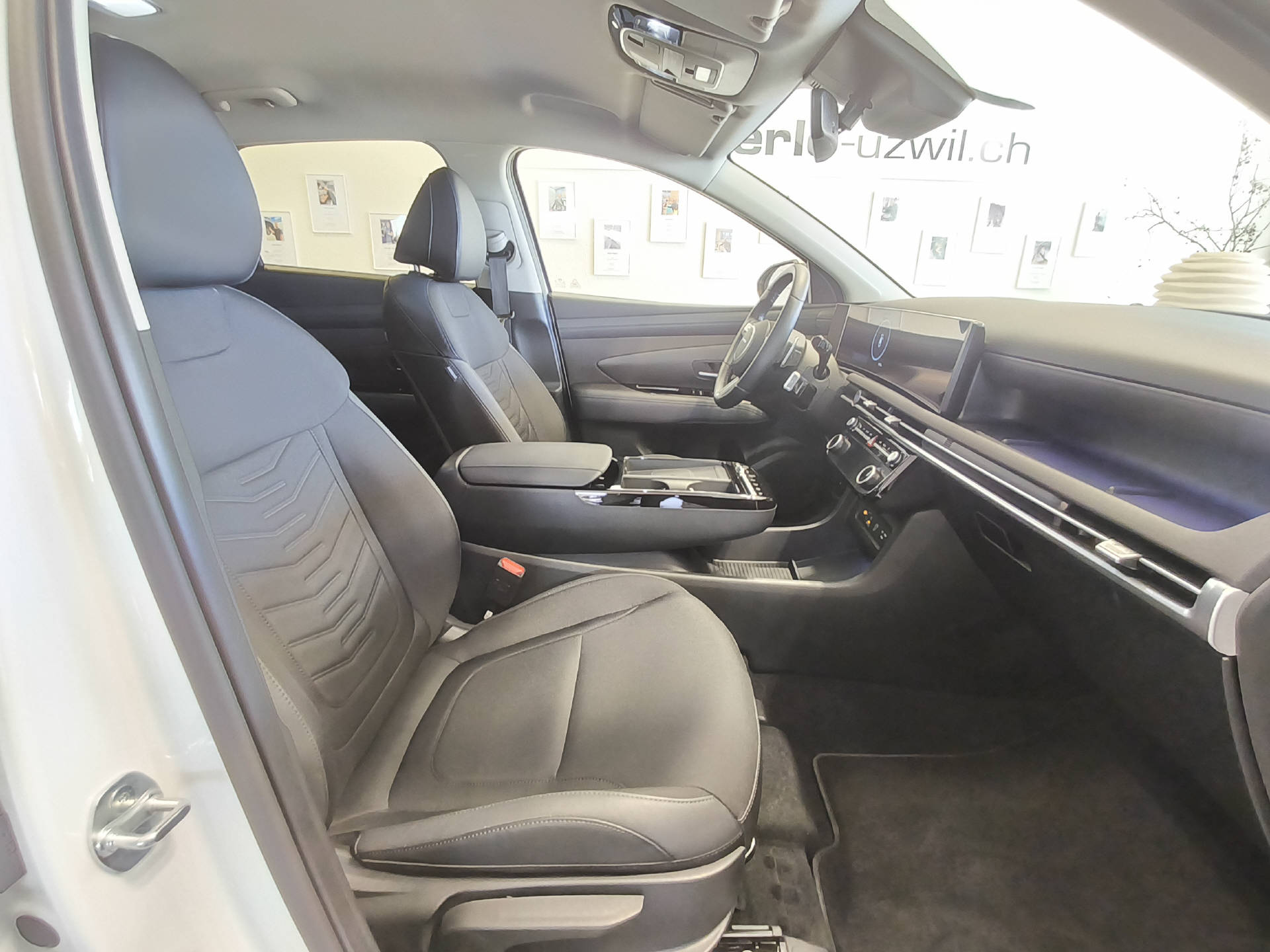 HYUNDAI Tucson 1.6 T-GDi PHEV Amplia 4WD-image-15