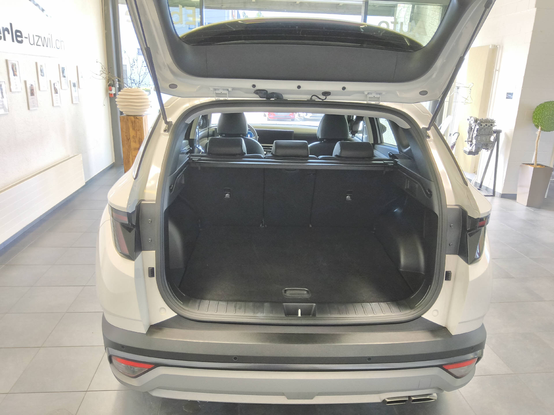 HYUNDAI Tucson 1.6 T-GDi PHEV Amplia 4WD-image-12